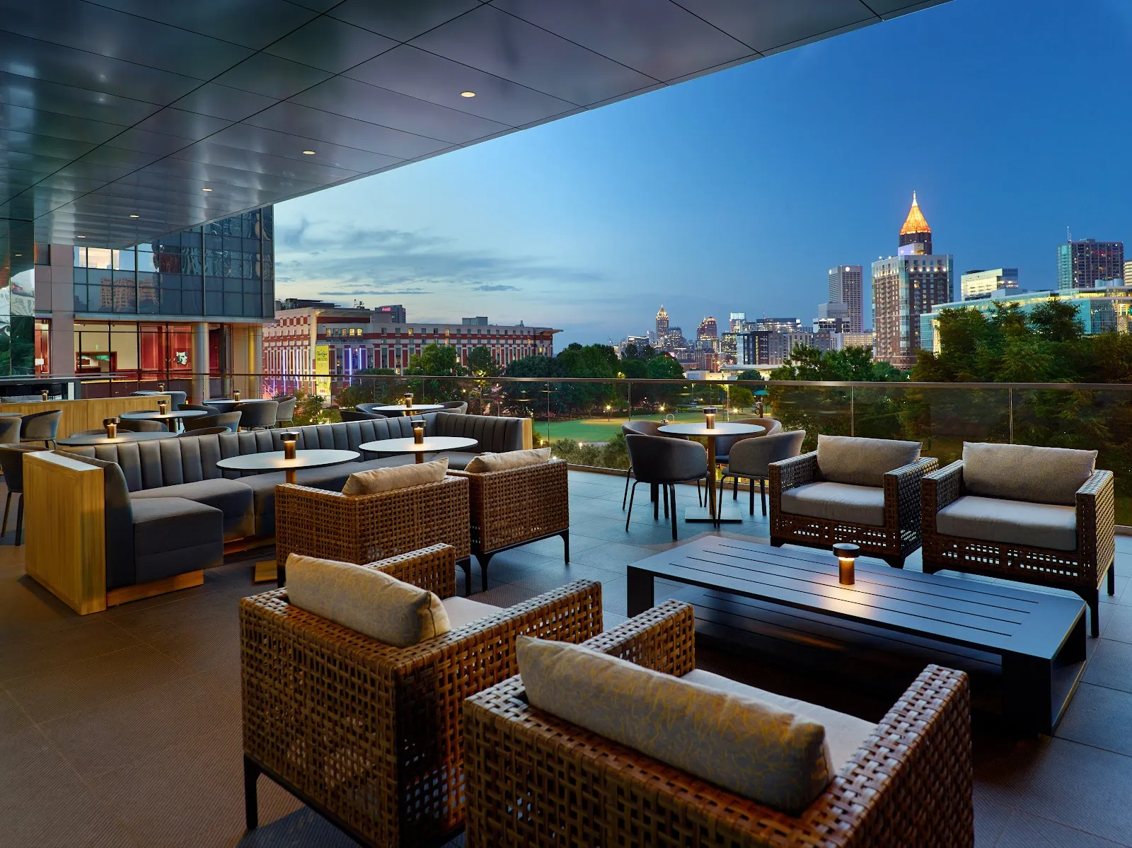 Top Draft Sports Lounge - Image 4