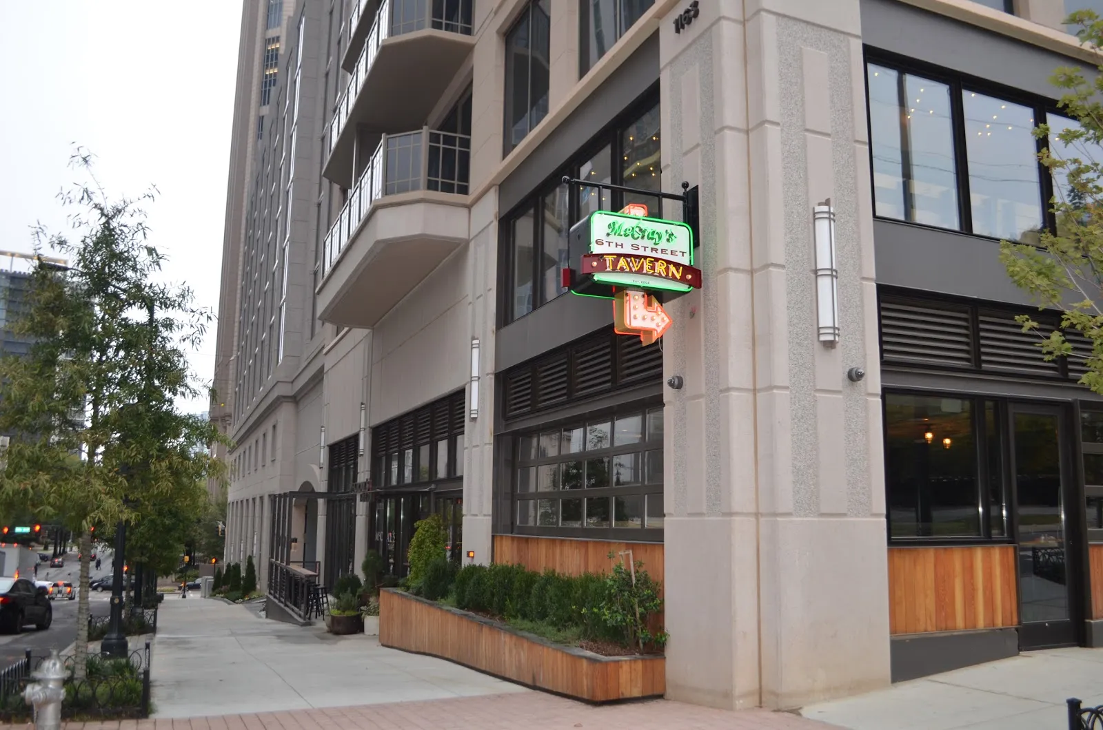 McCray's Tavern Midtown logo