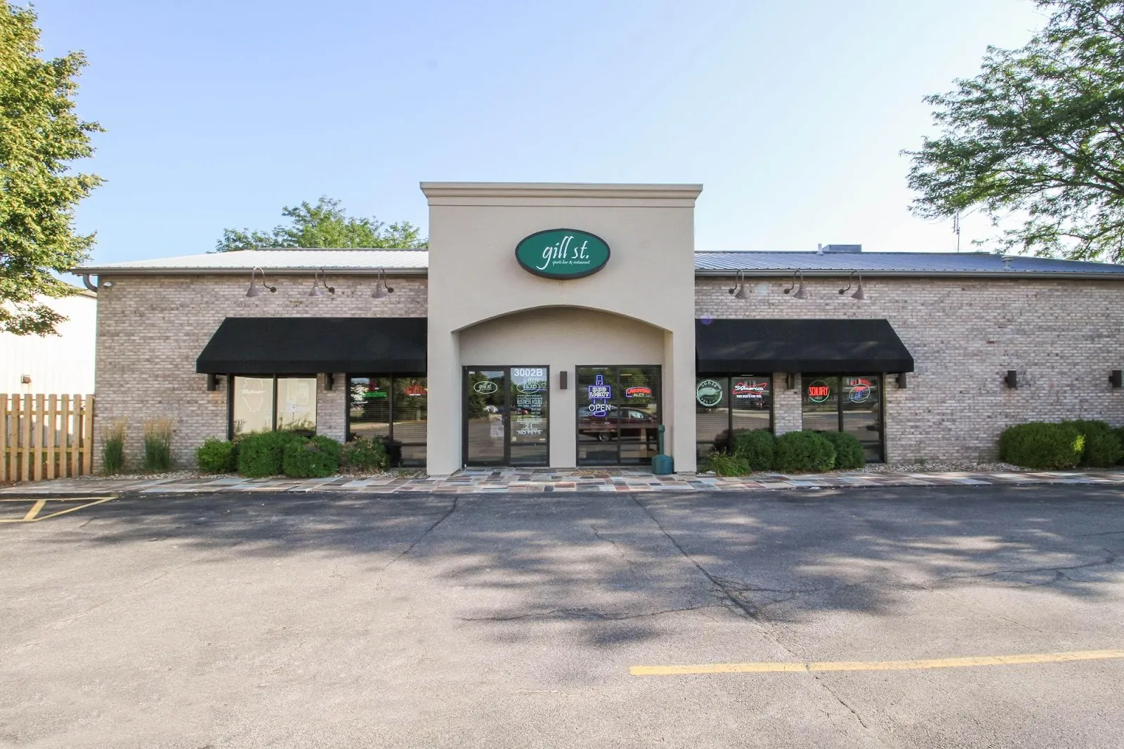 Gill Street Sports Bar and Restaurant - Image 3