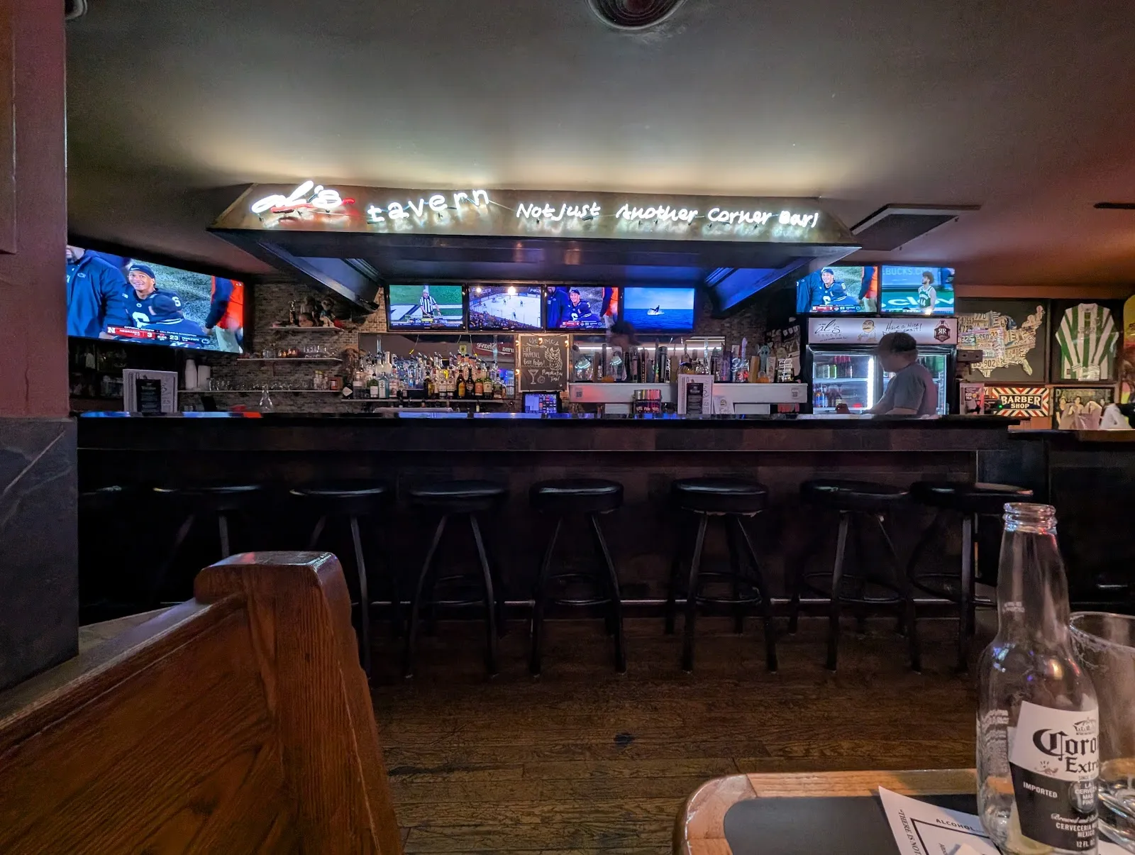 Al's Tavern logo