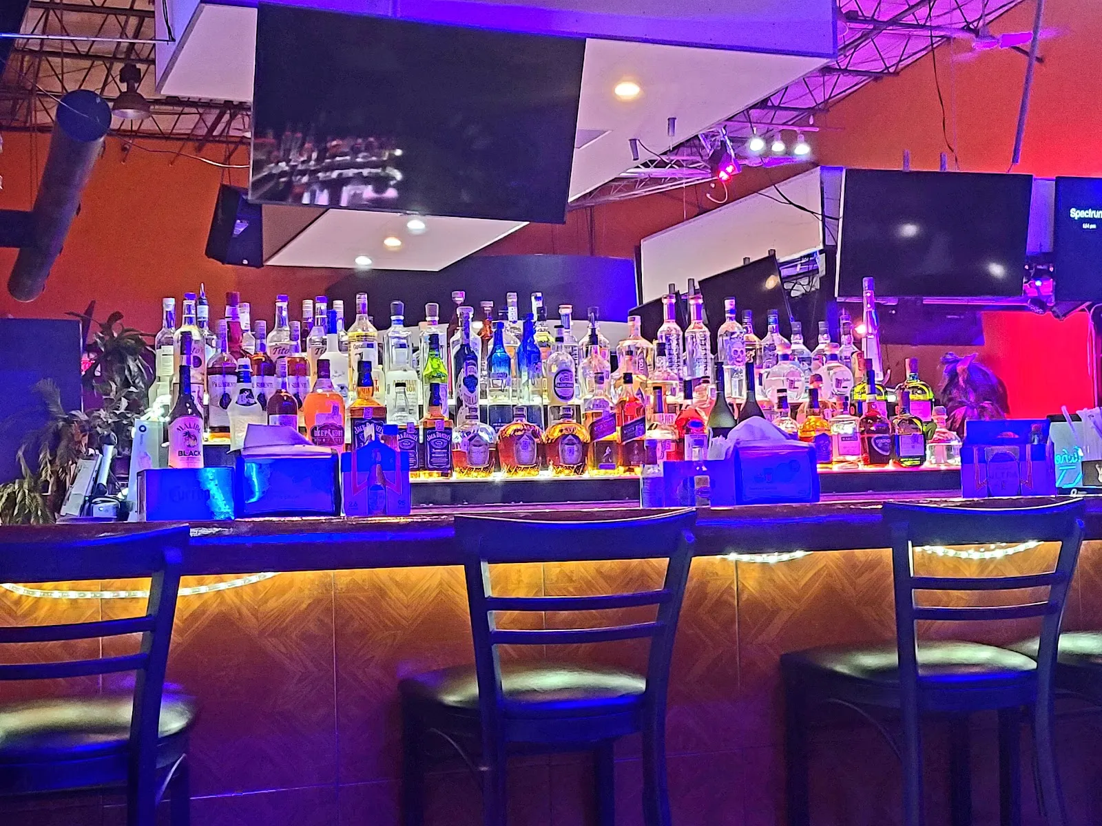 Mariscos Tampico Karaoke Bar & Lounge - Image 2