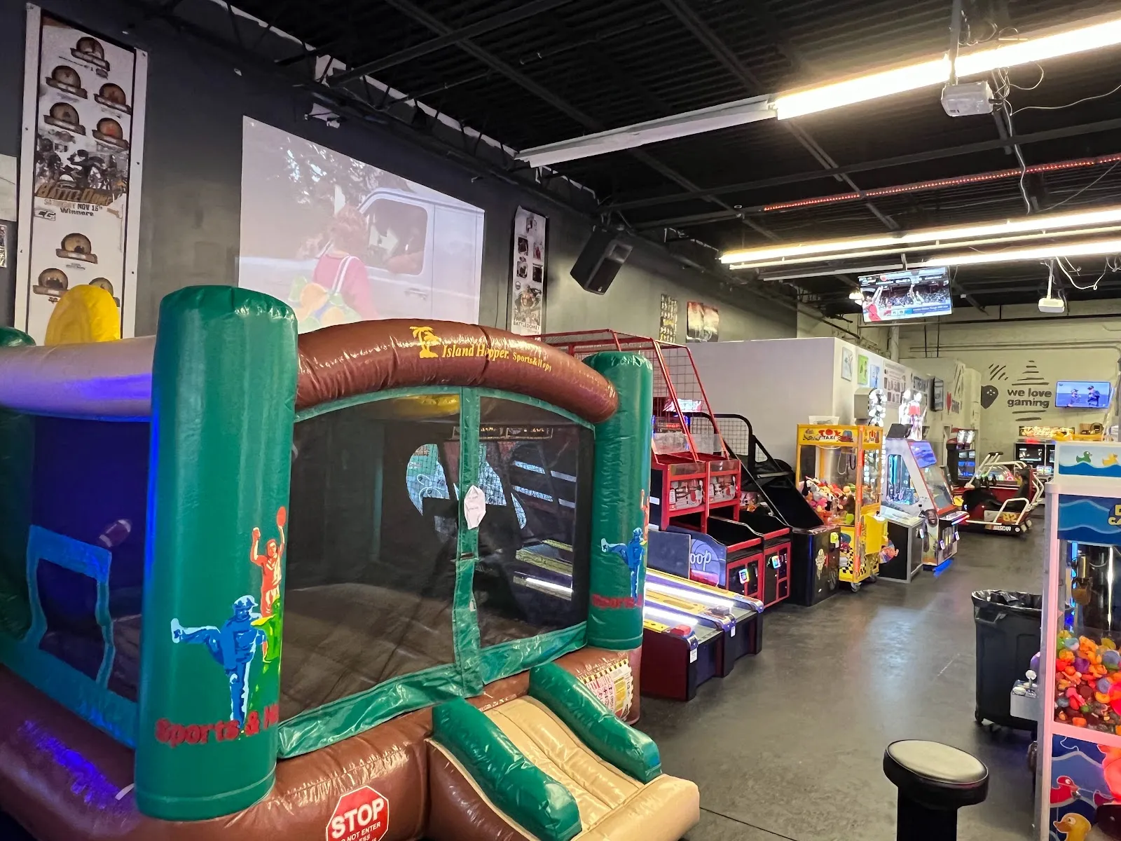 Platinum City Gaming -Bar-Gaming Lounge- Arcade- Nerf Arena-Gellyball-Smash Room -Rage Room-Basketball - Image 3