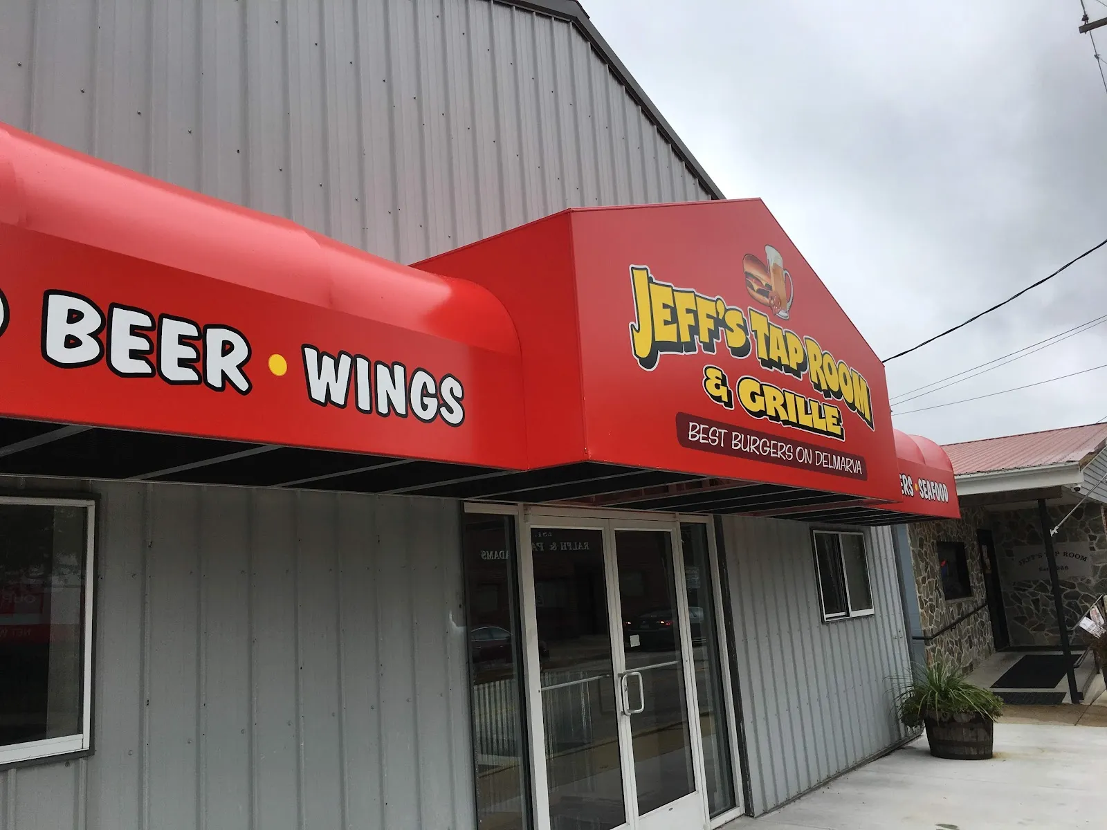 Jeff's Taproom & Grille - Image 2