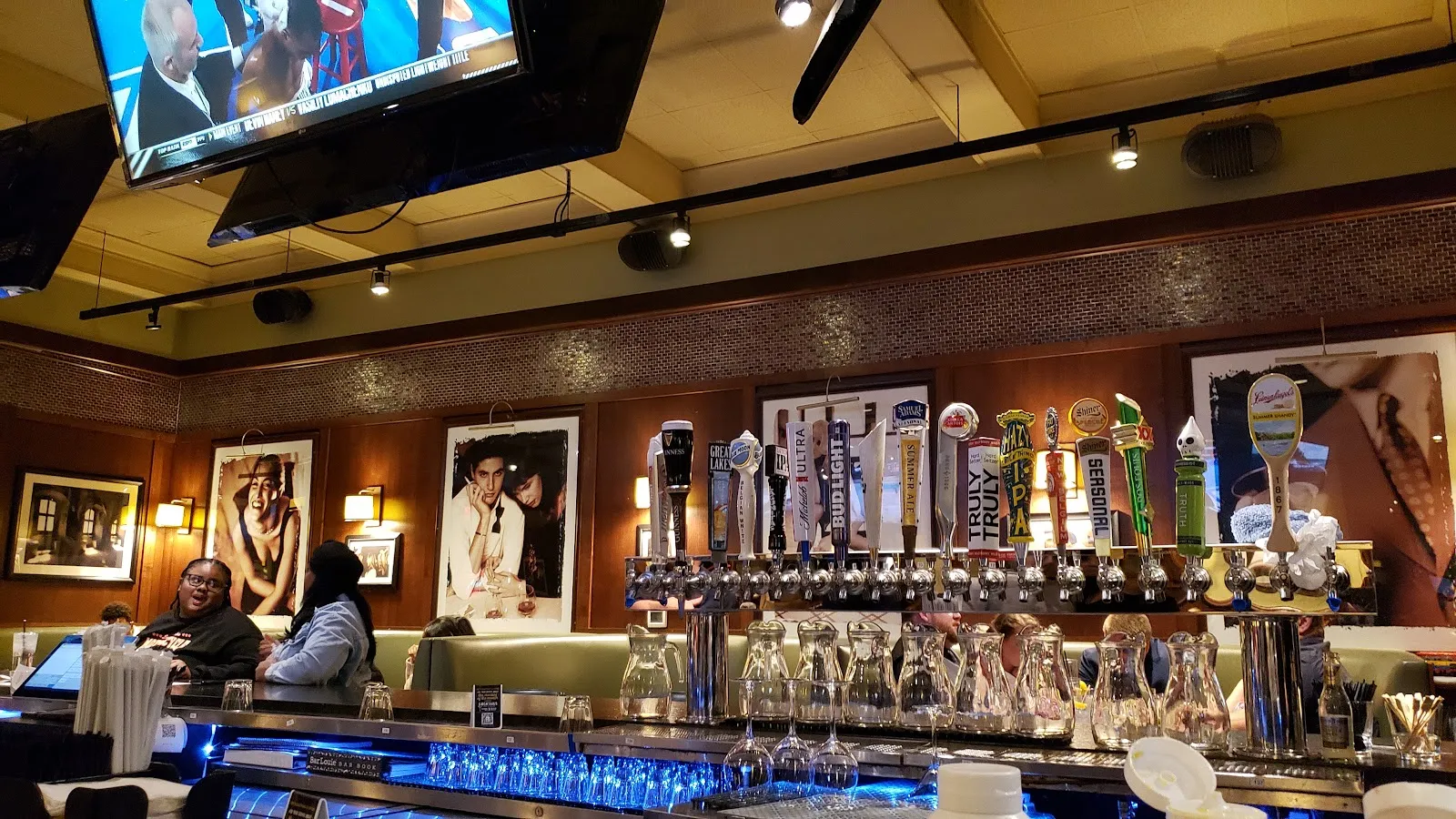 Bar Louie - Lyndhurst