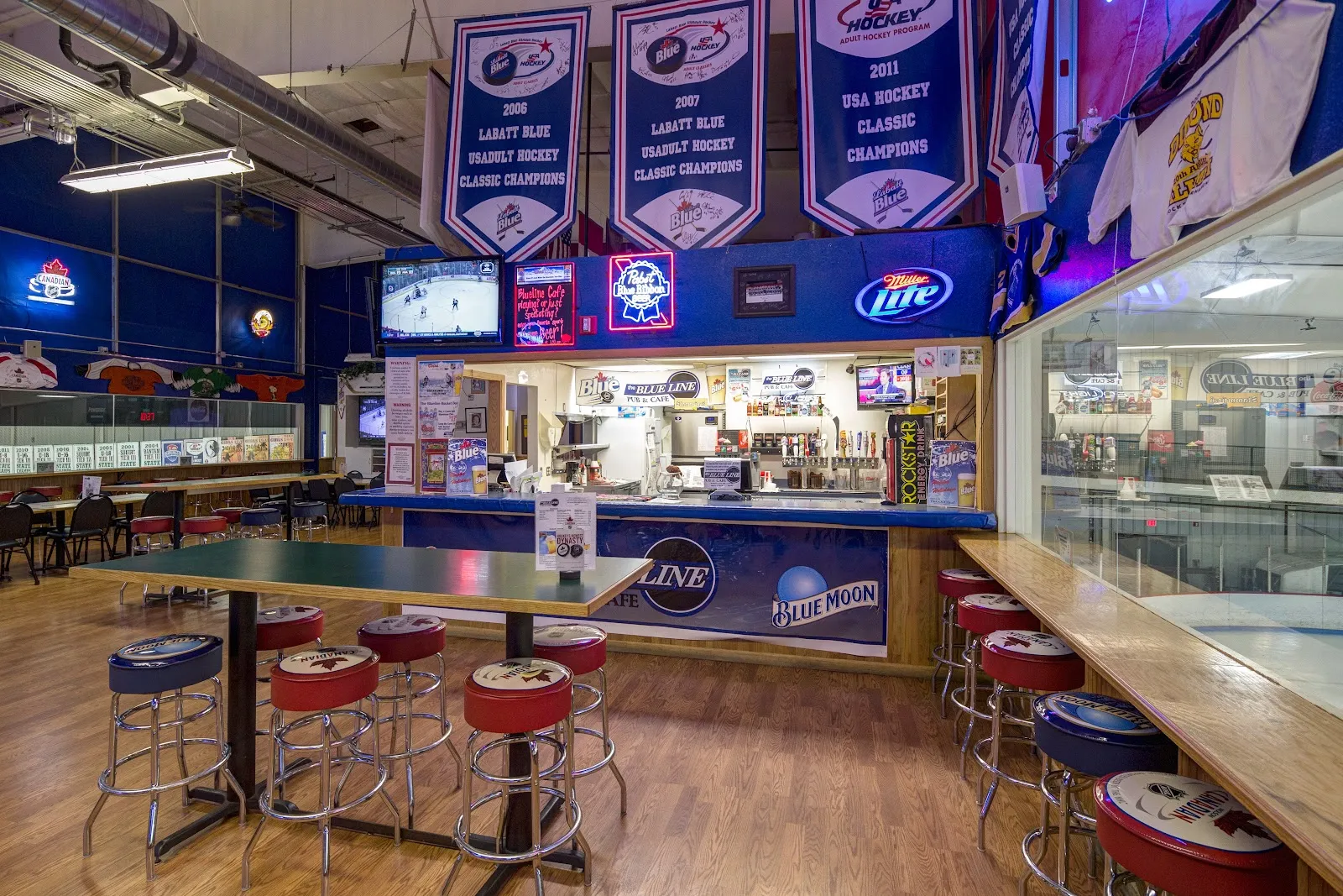 The Blue Line Pub & Cafe