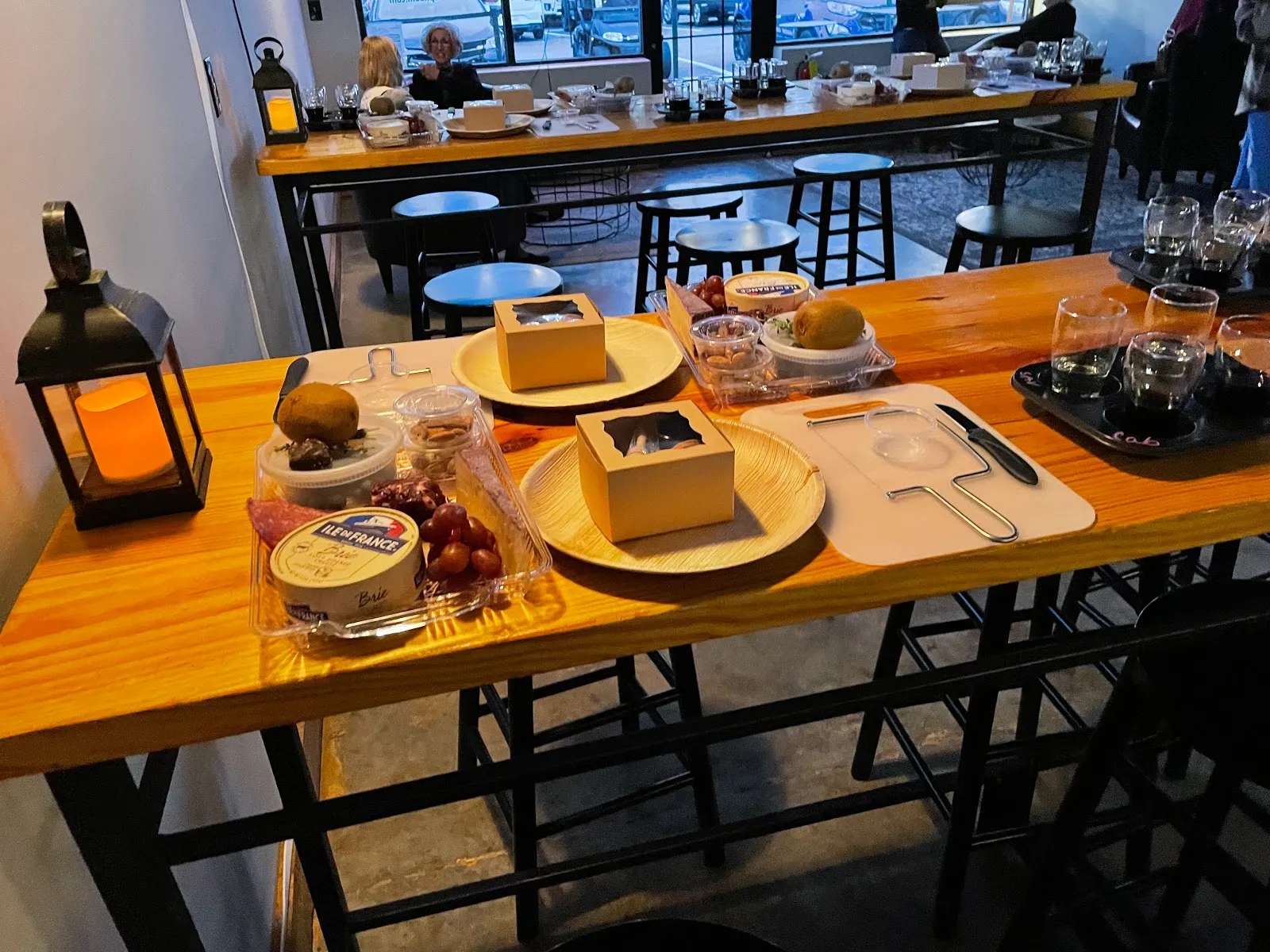 Hit's Tap Room - Image 3