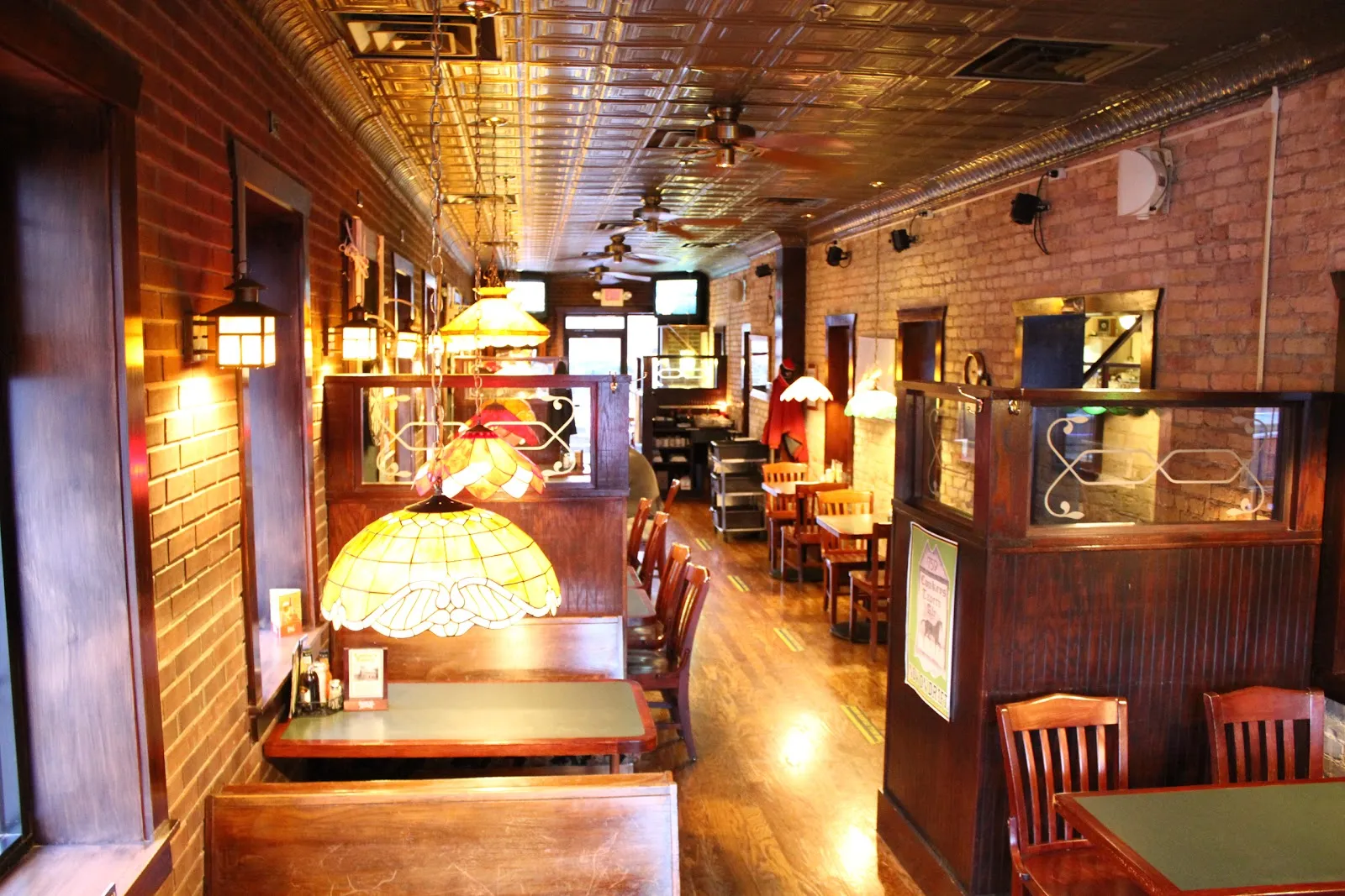 Griffin Grill & Pub logo