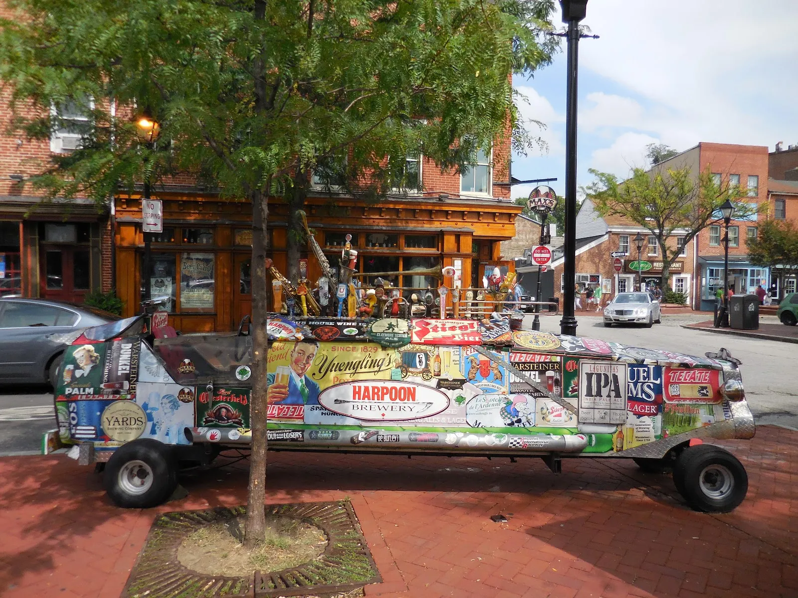 Max's Taphouse - Image 2
