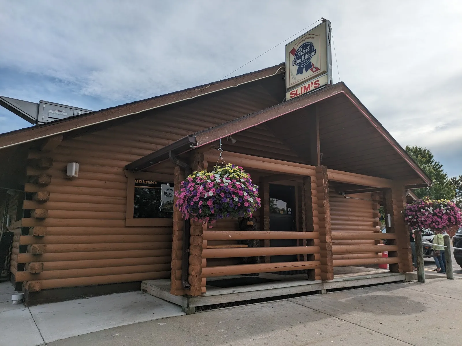 Slim's Bar & Grill