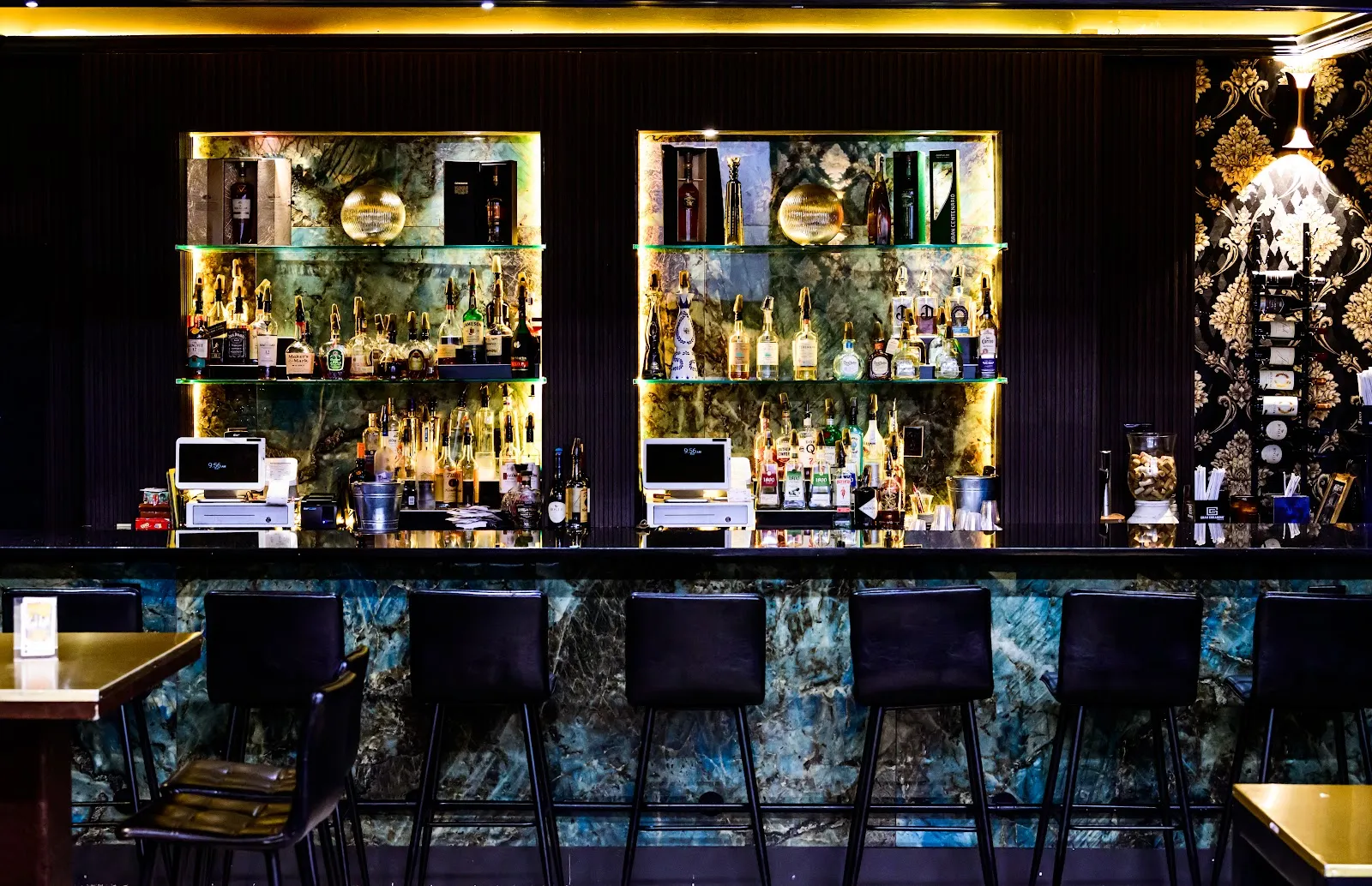 Randevoo Restaurant Lounge - Image 3