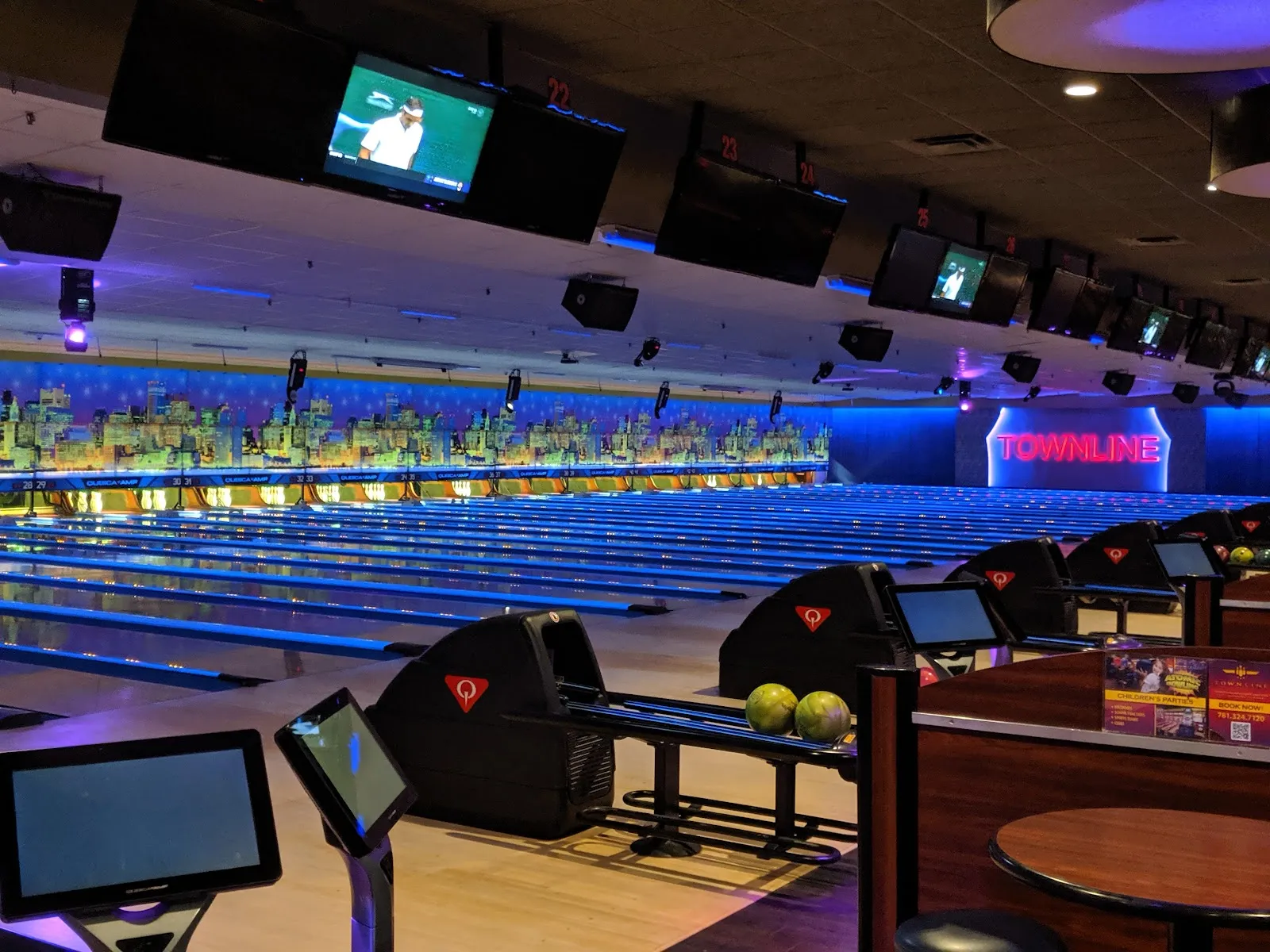 Town Line Luxury Lanes - Image 4