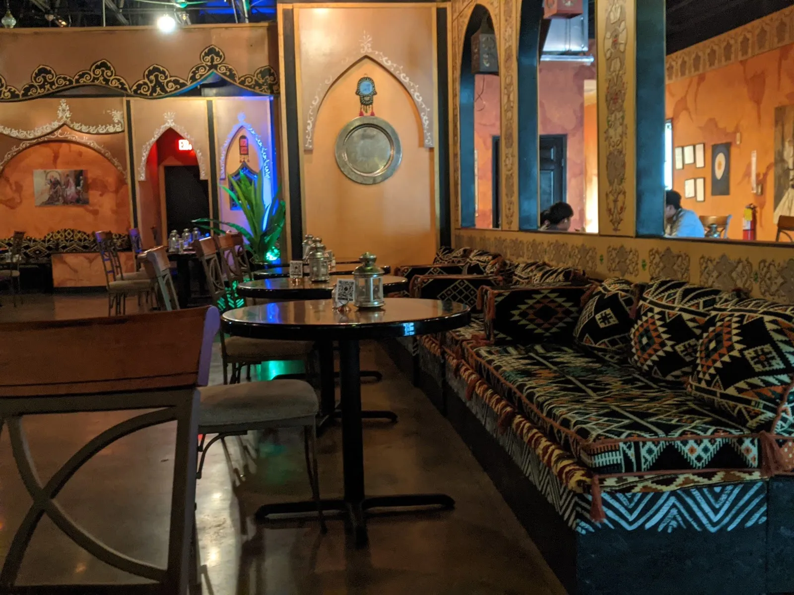 Rotana Restaurant and Bar - Image 2