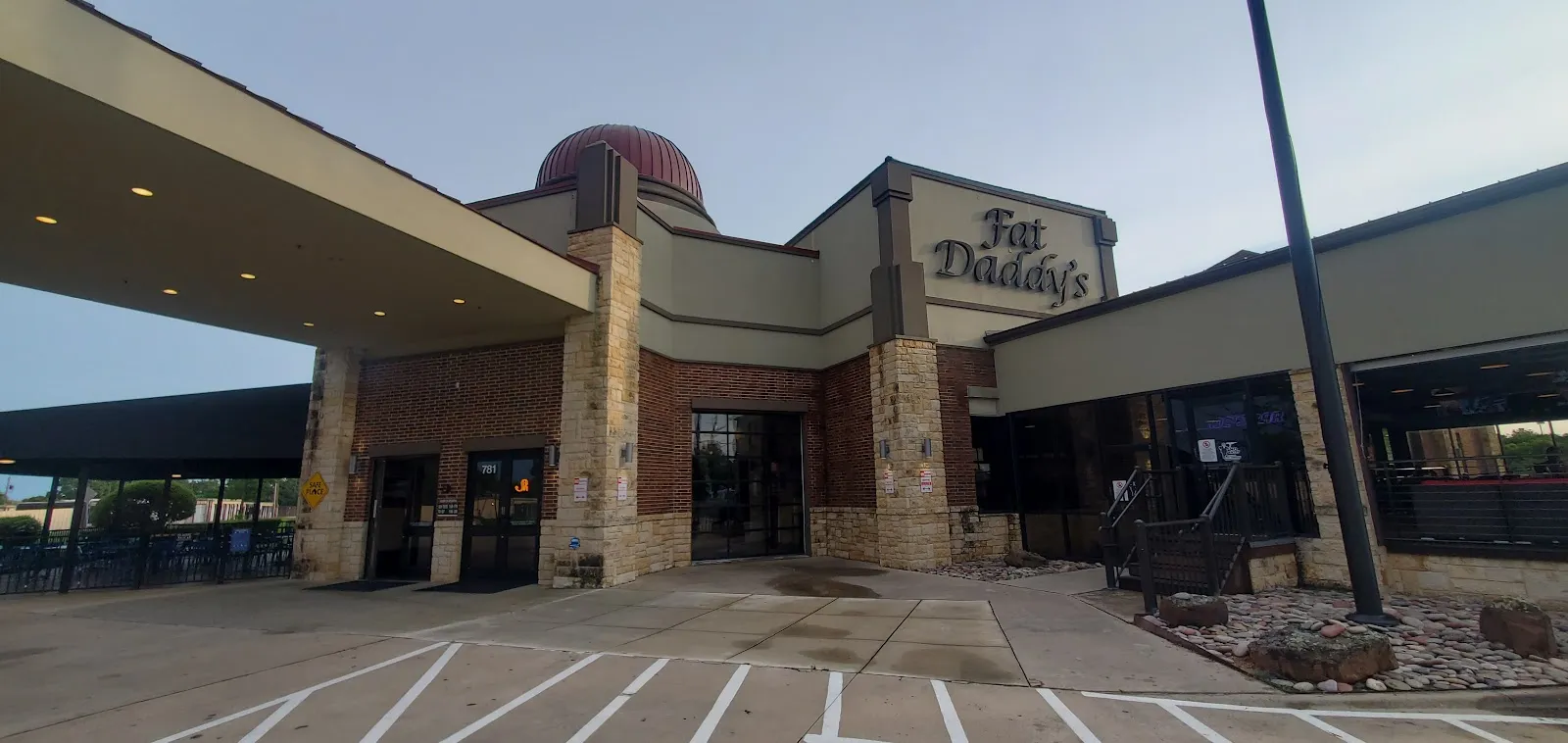 Fat Daddy's Sports & Spirits Cafe - Image 3