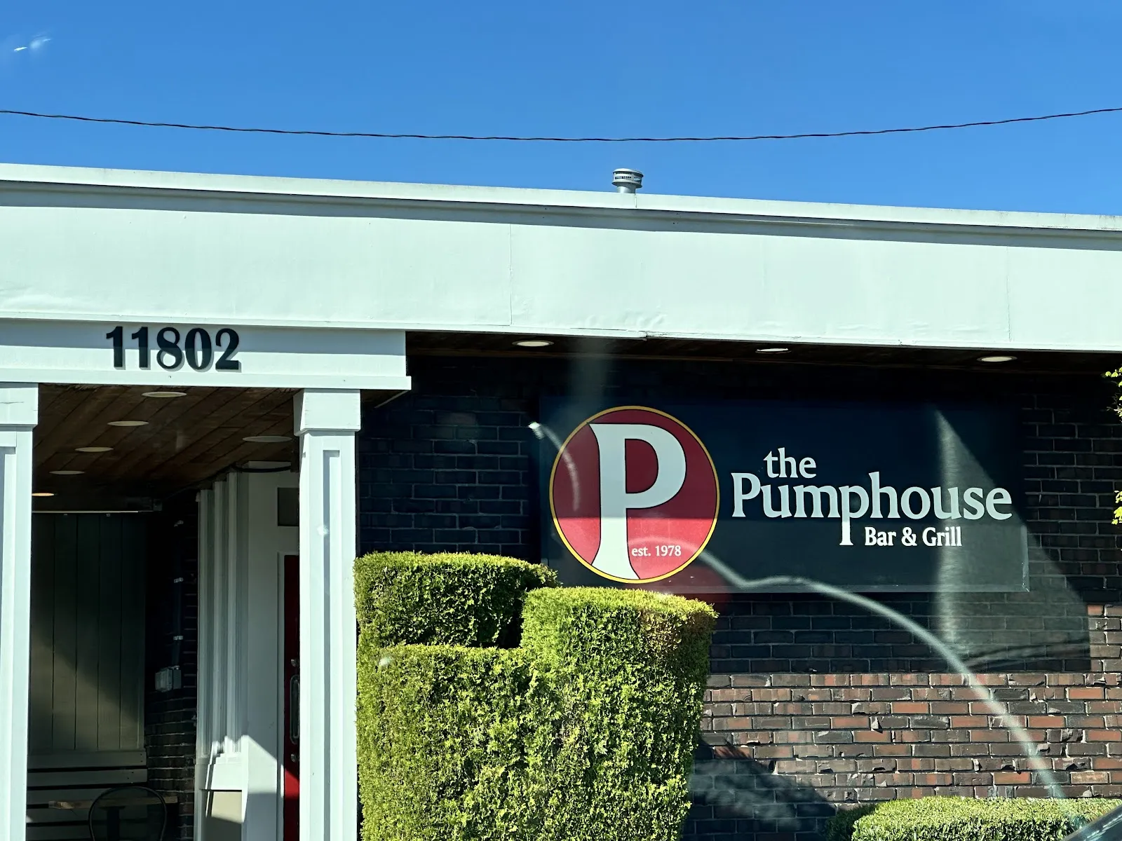 The Pumphouse Bar & Grill - Image 2