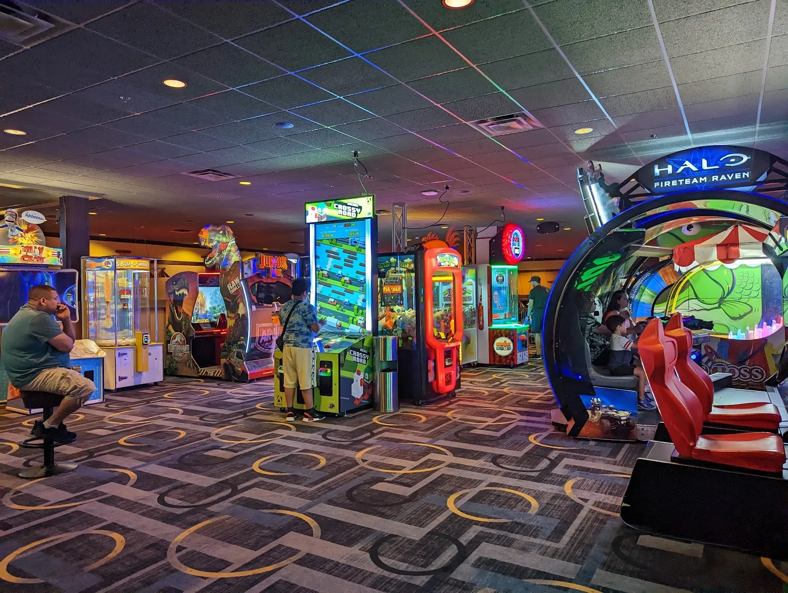 Town Line Luxury Lanes - Image 3