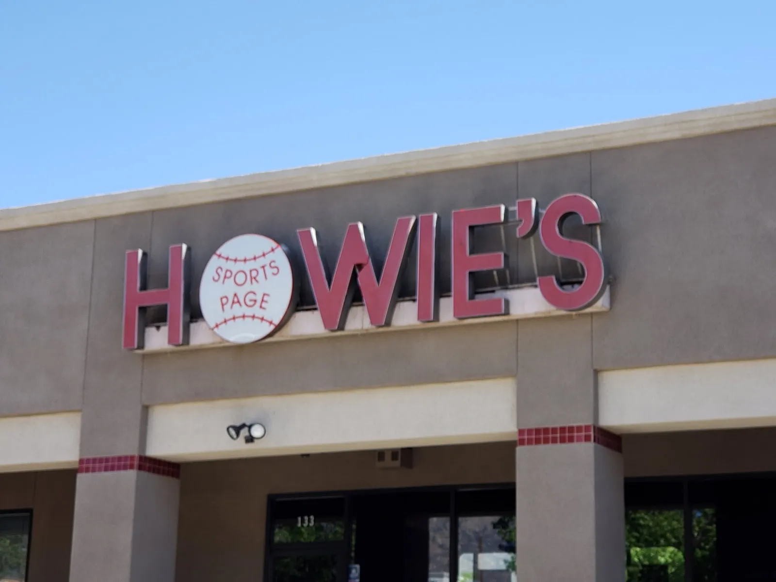 Howie's Sports Page - Image 4