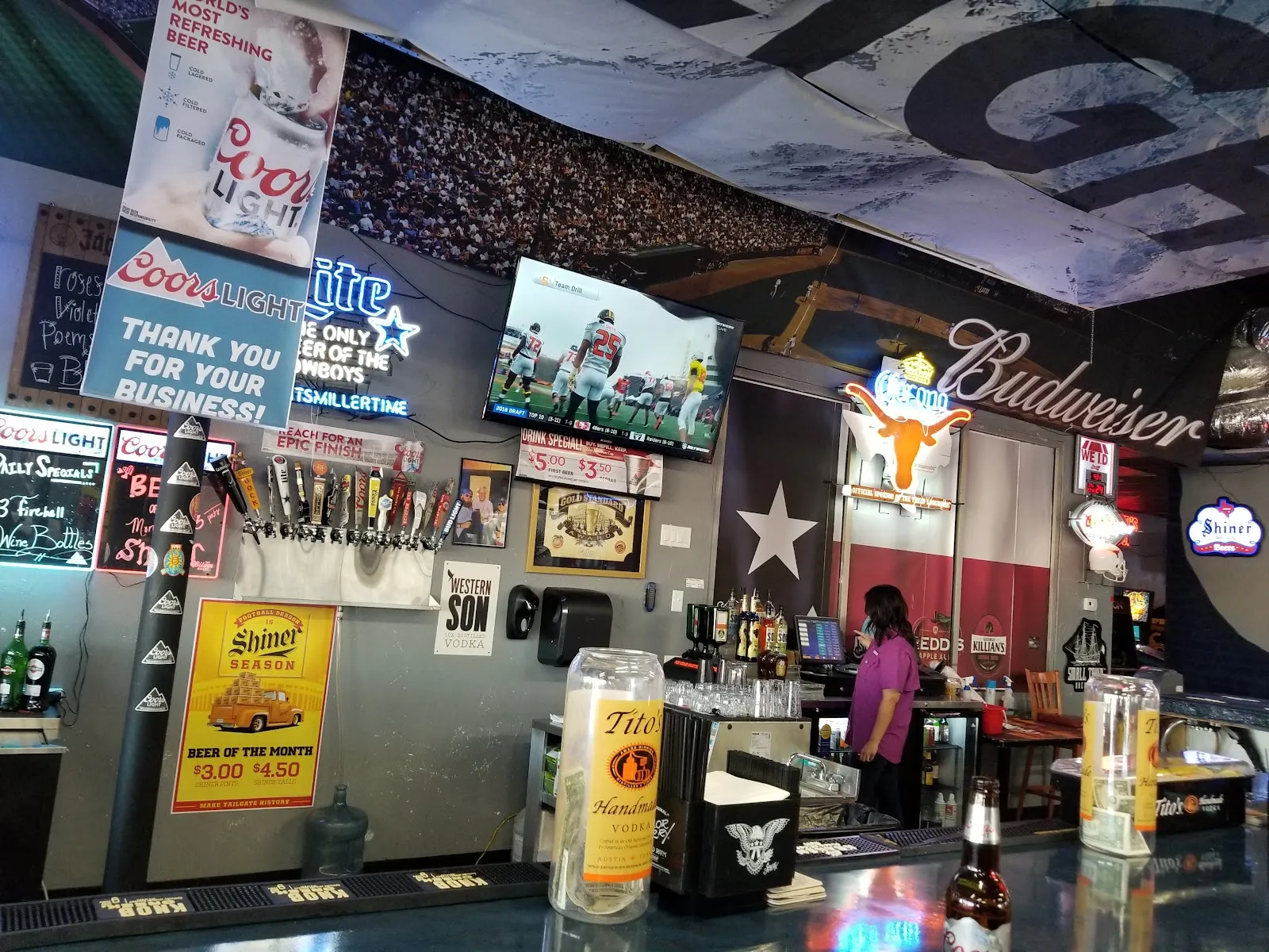 MJ's Saloon & Grill