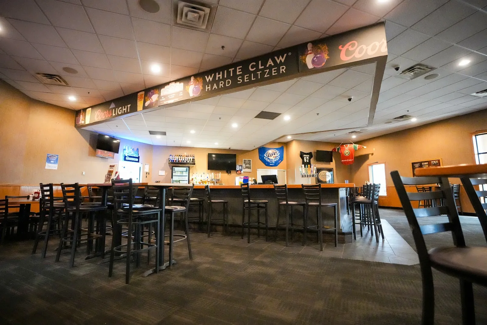 Andover Lanes - Image 3