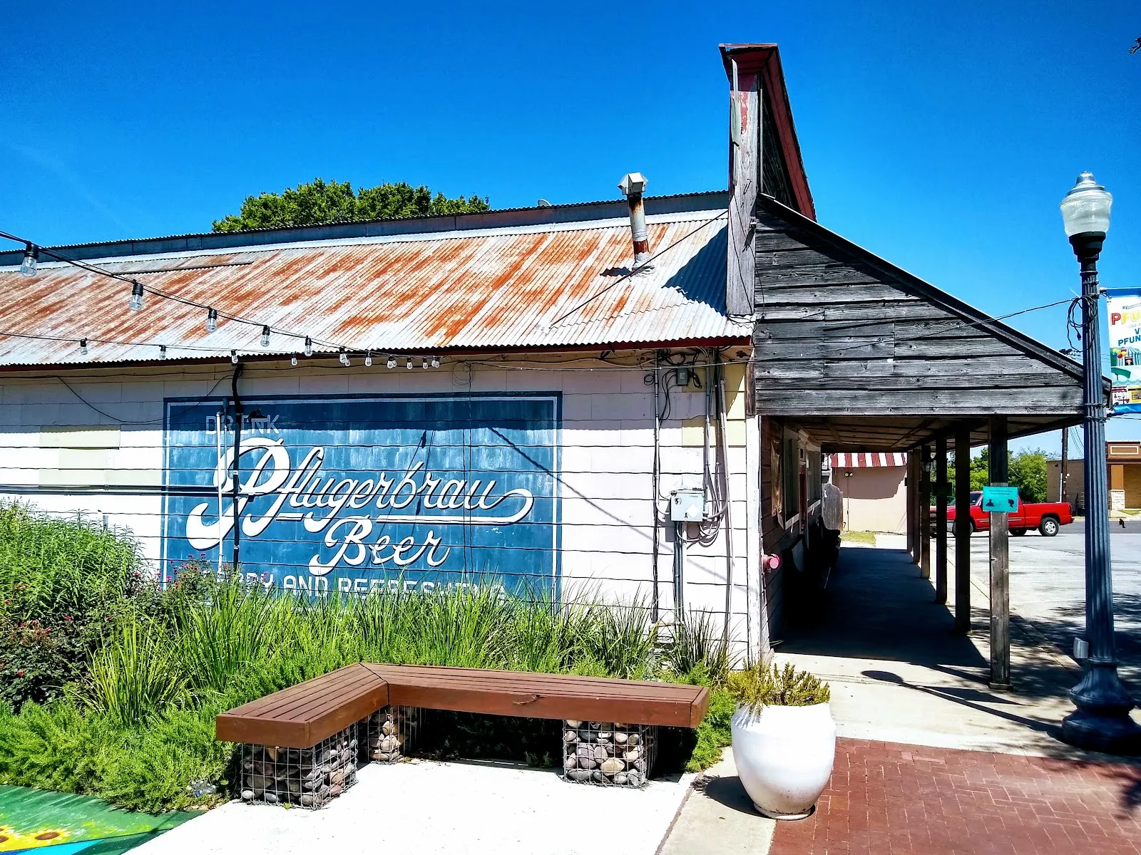 Hanovers Draught Haus - Image 3