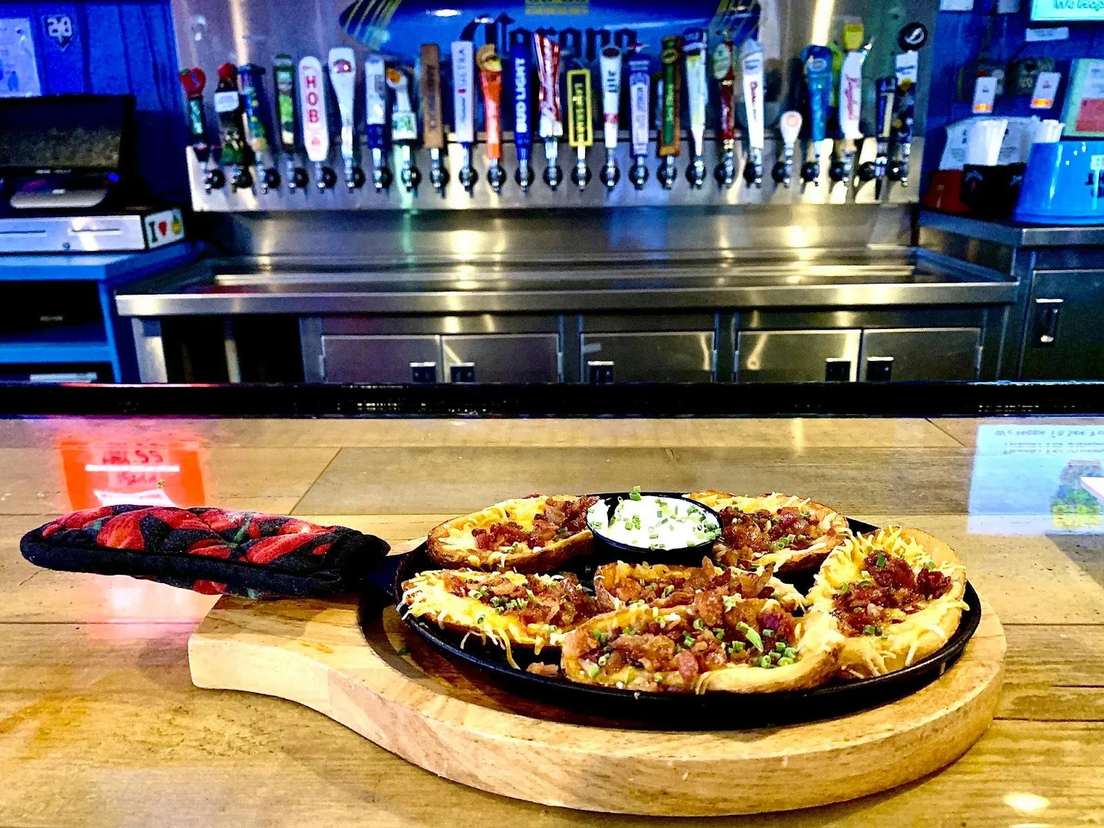Sports Bar and Grill - Image 4
