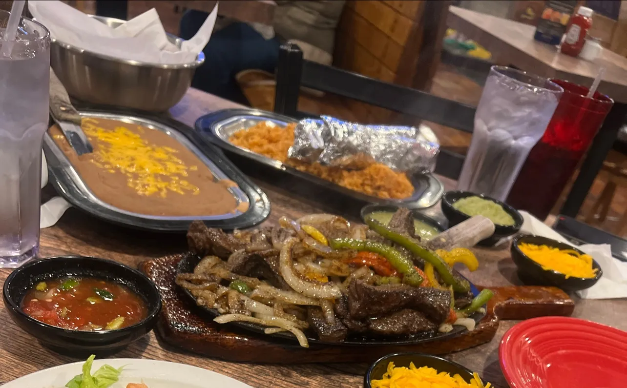 Alberto's Crystal Cafe - Image 4