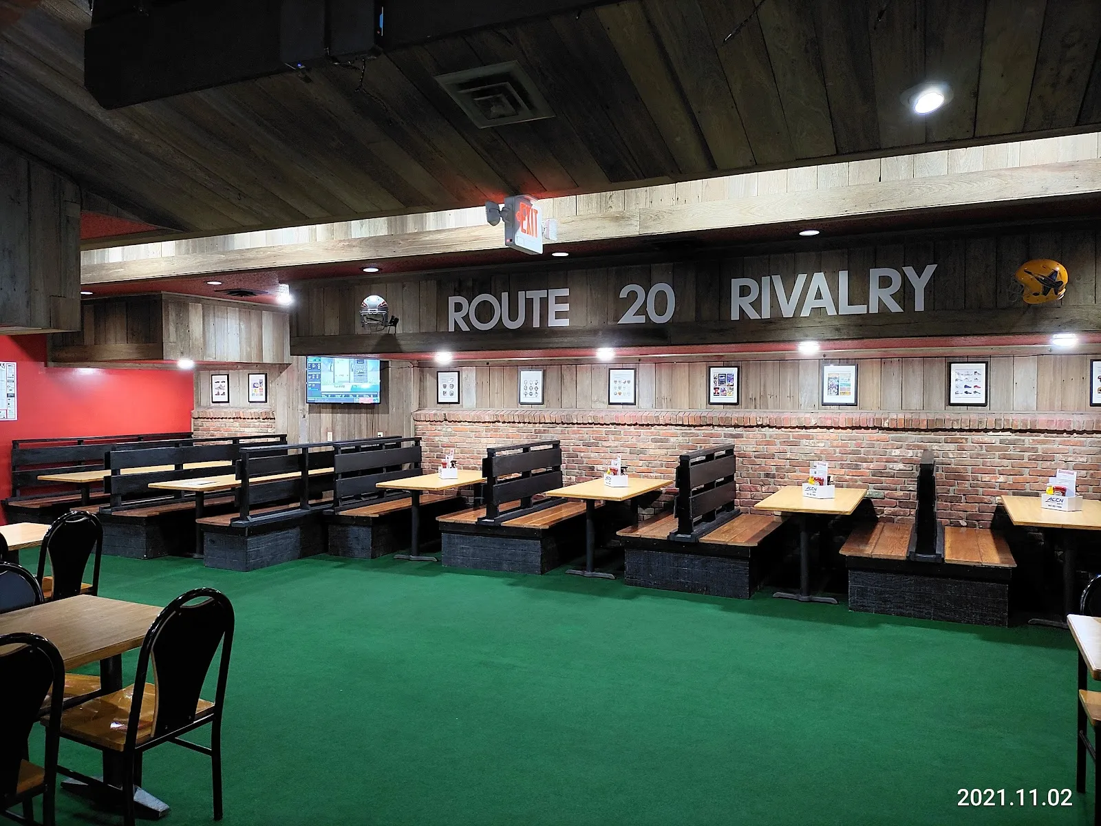 Benchwarmers Restaurant and Delivery - Image 3