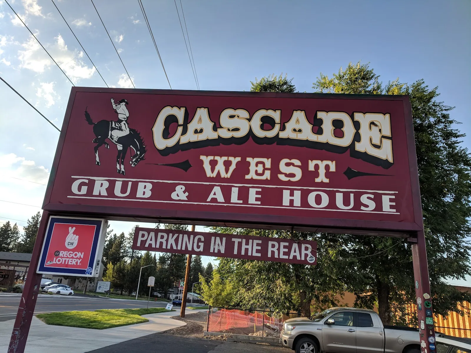 Cascade West Grub & Alehouse - Image 2