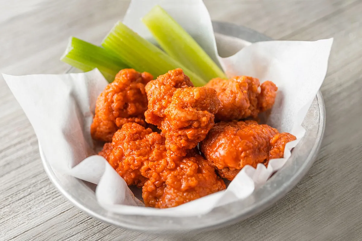Hurricane Grill & Wings-Lindenhurst - Image 3