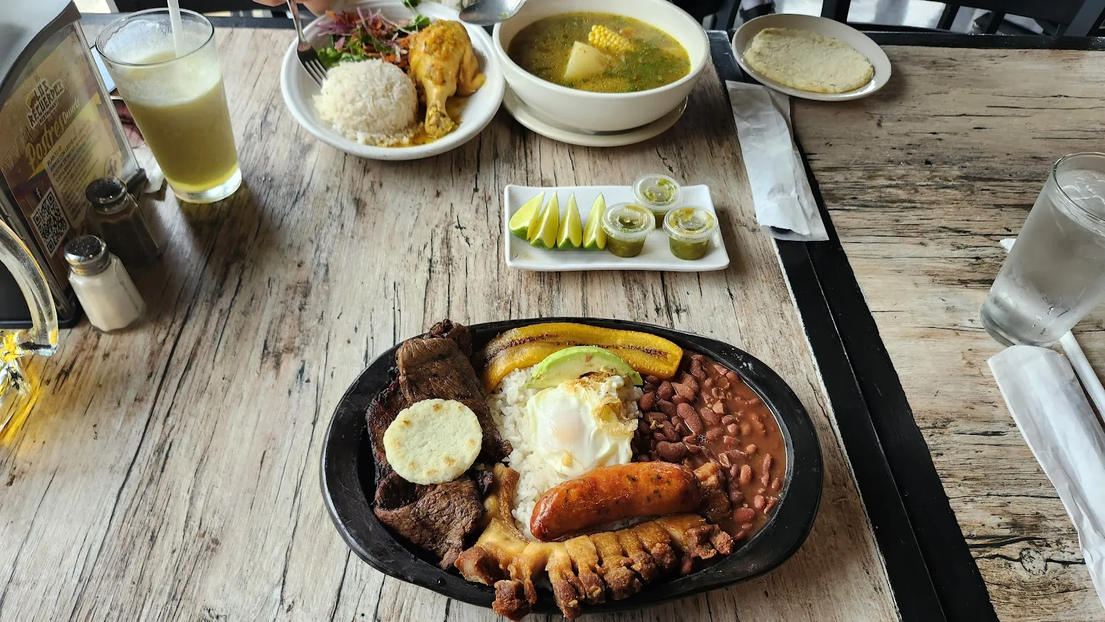Los Recuerdos Colombian Restaurant - Image 2