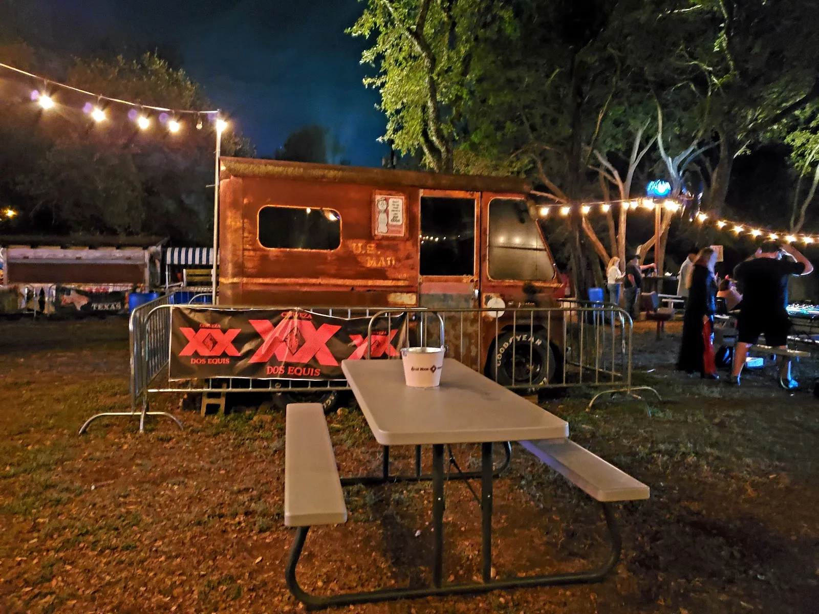 Hardtails Bar and Grill - Image 4