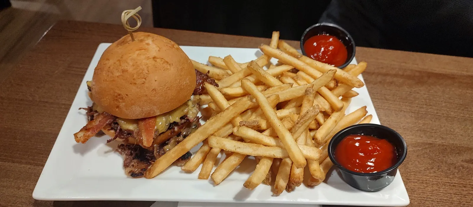 D. Michael B's Resort Bar & Grill - Image 3
