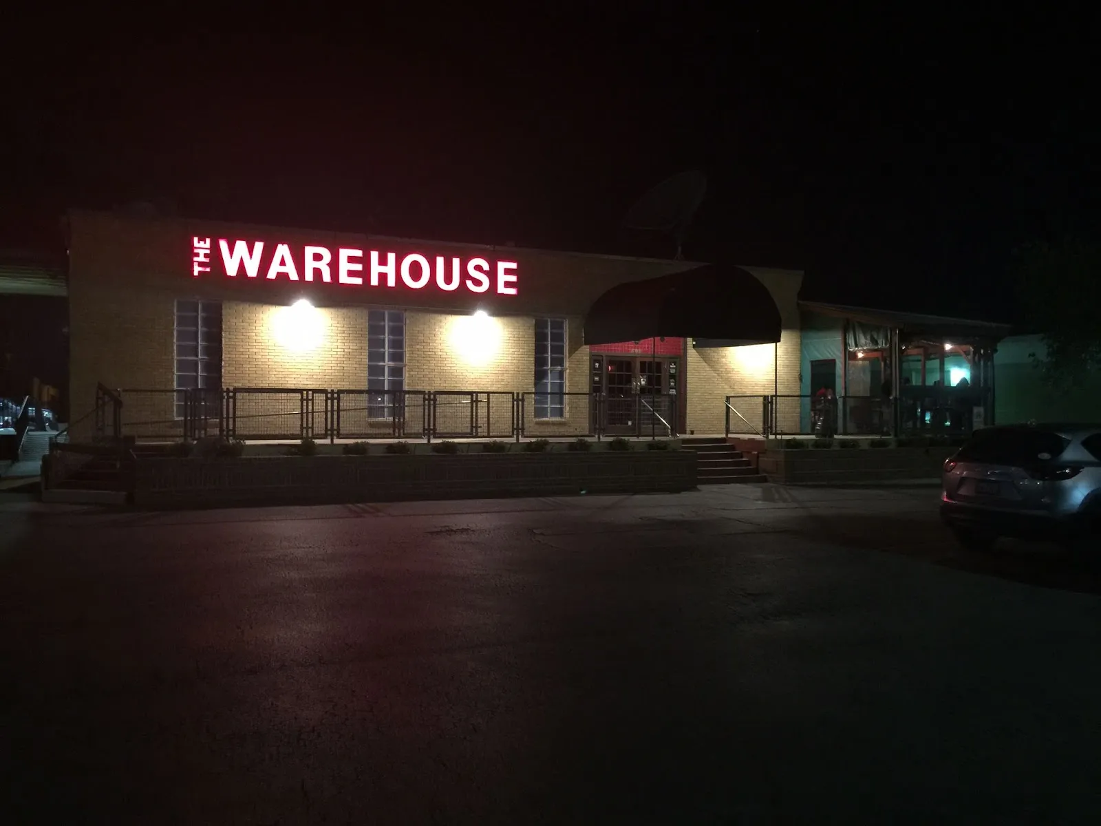 Warehouse Billiard Bar - Image 4