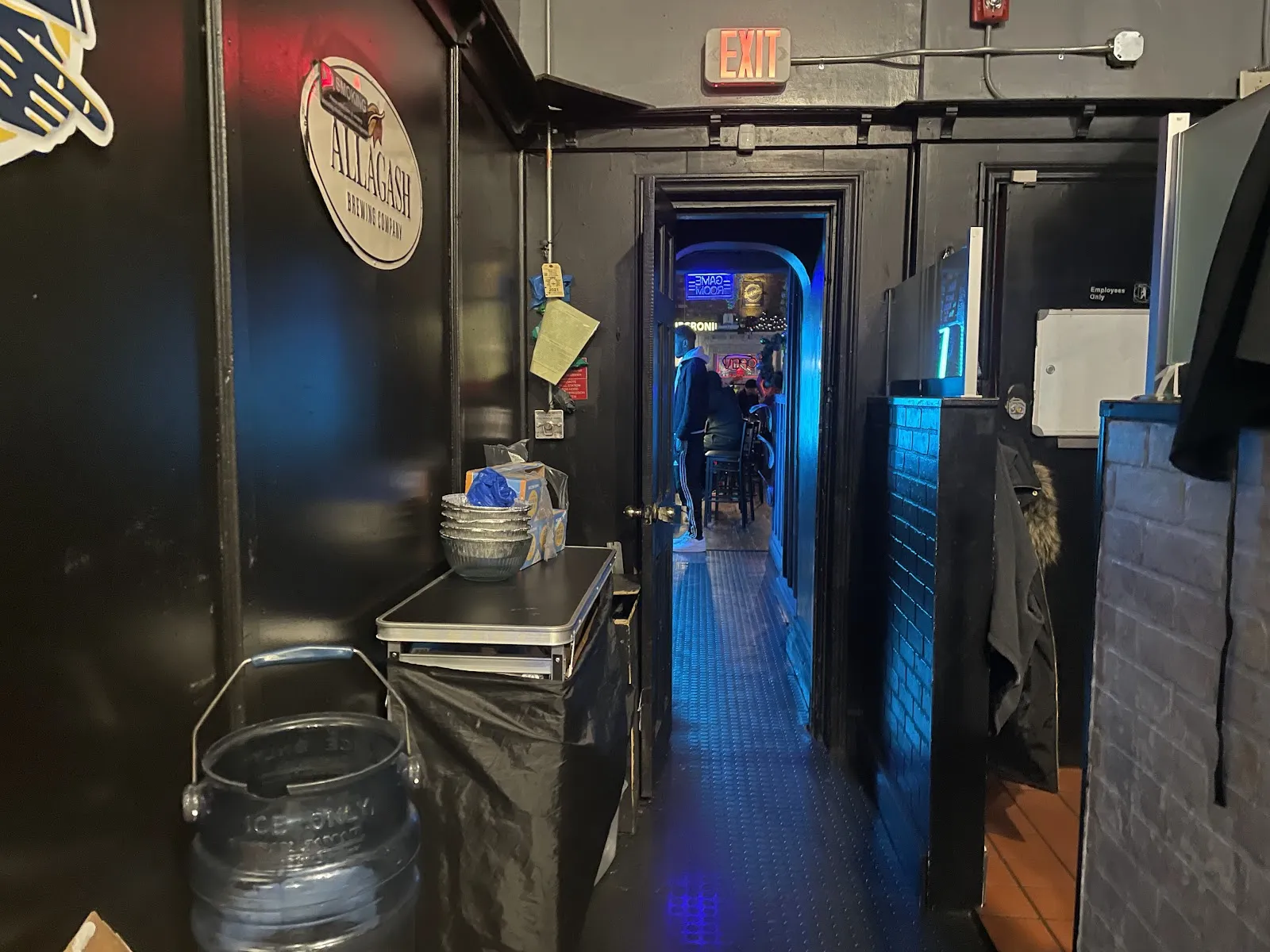 Refinery Tavern - Image 4