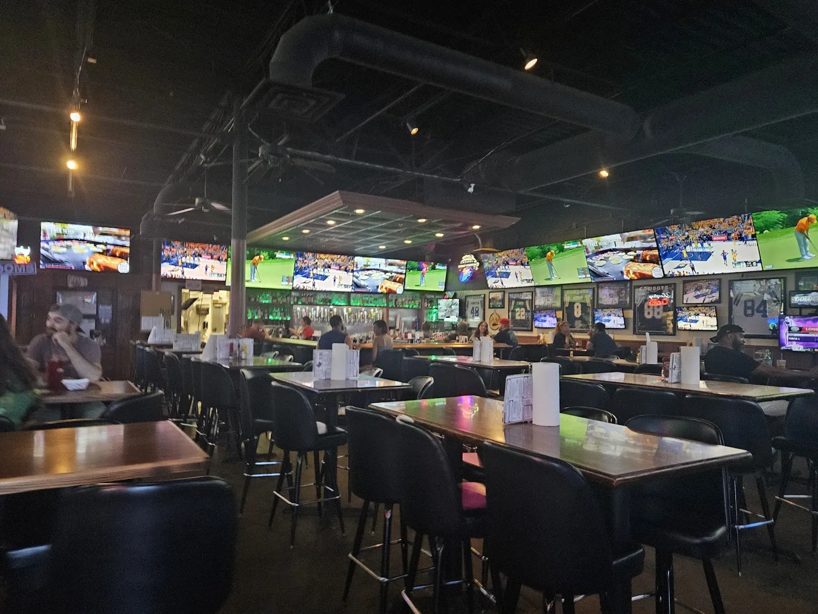 No Frills Grill & Sports Bar - Arlington, TX - Image 3
