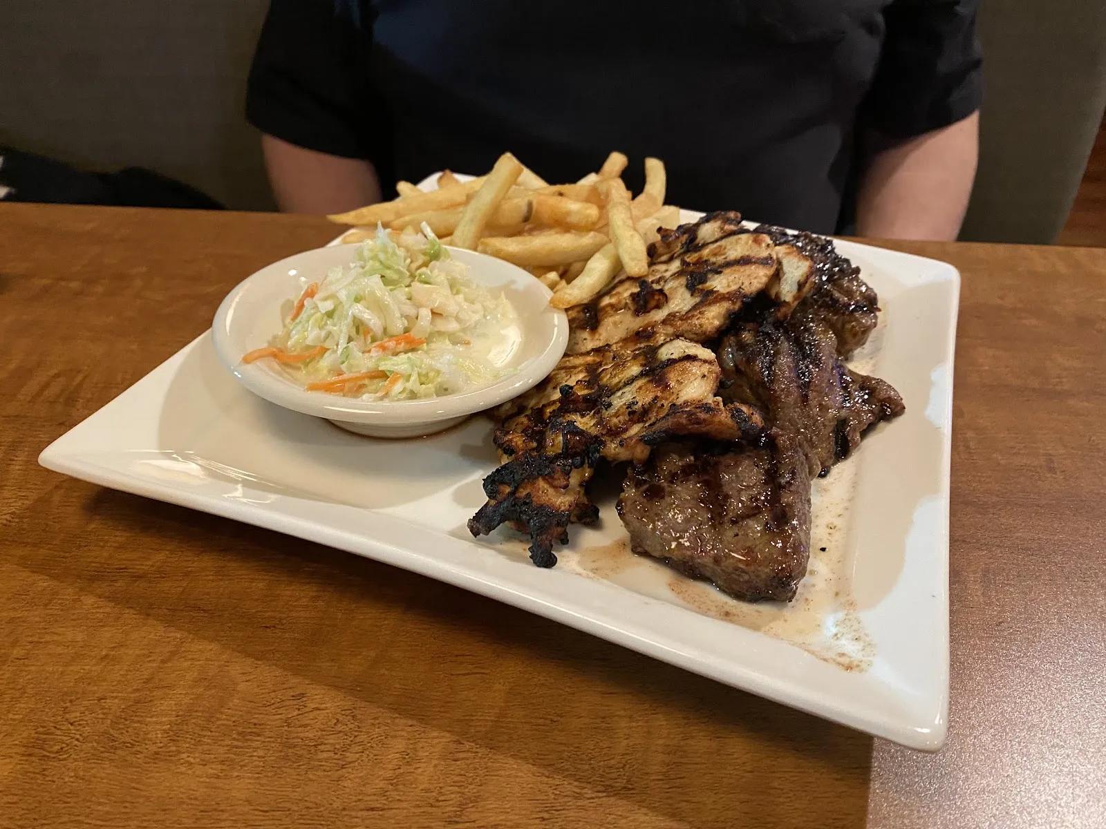Doyle's Pub & Grill Easton - Image 2
