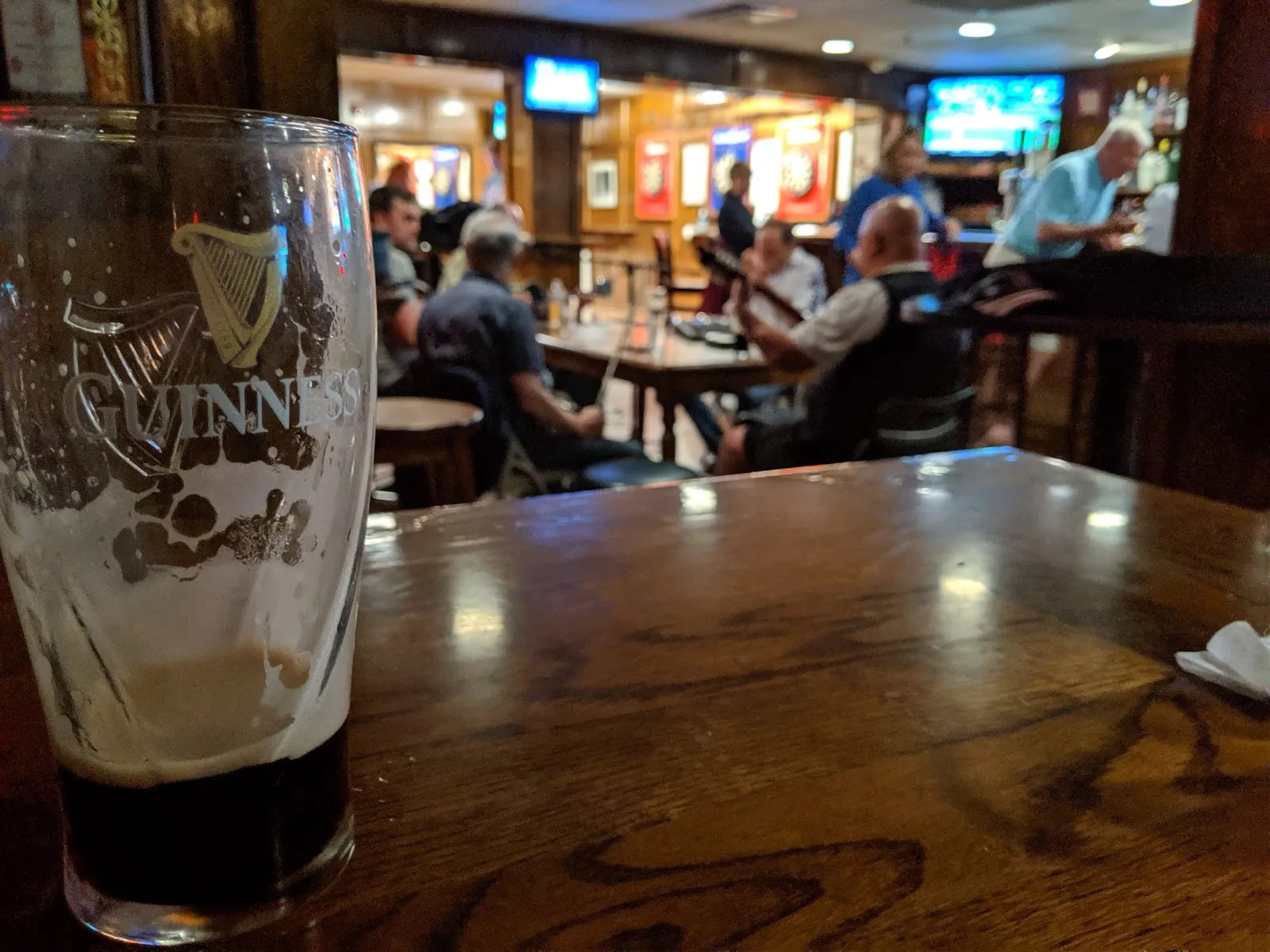 Malachy's Saloon logo
