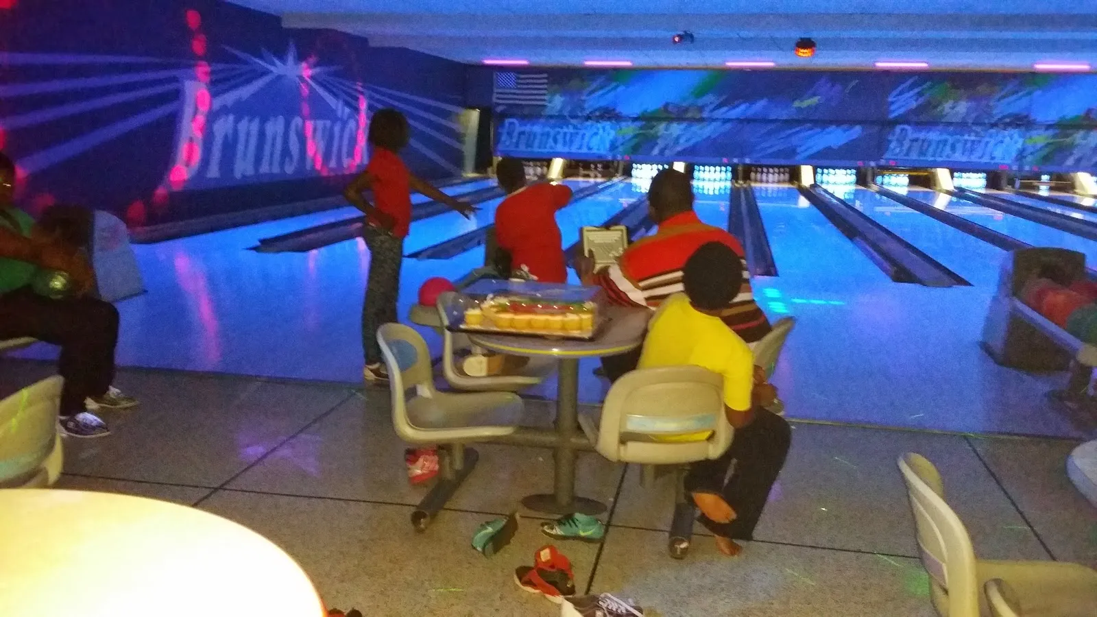 Bowlero Riverview - Image 3