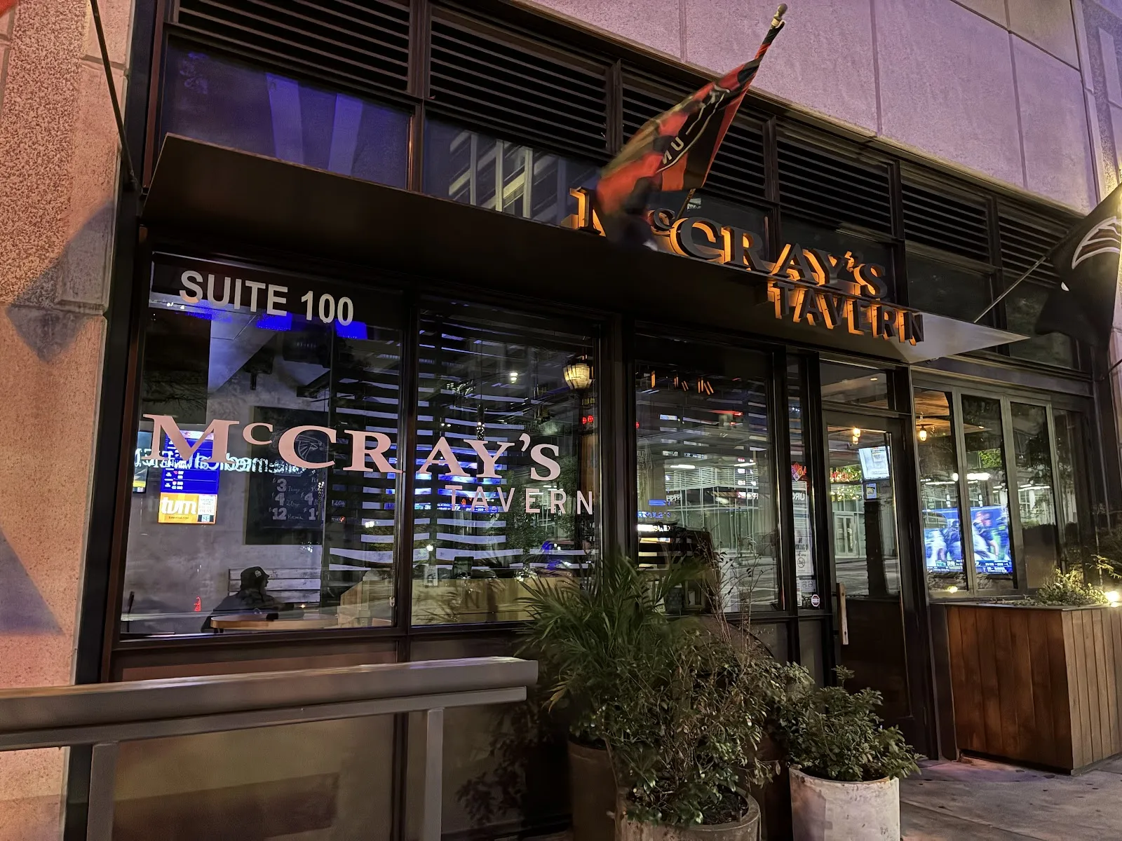 McCray's Tavern Midtown - Image 4