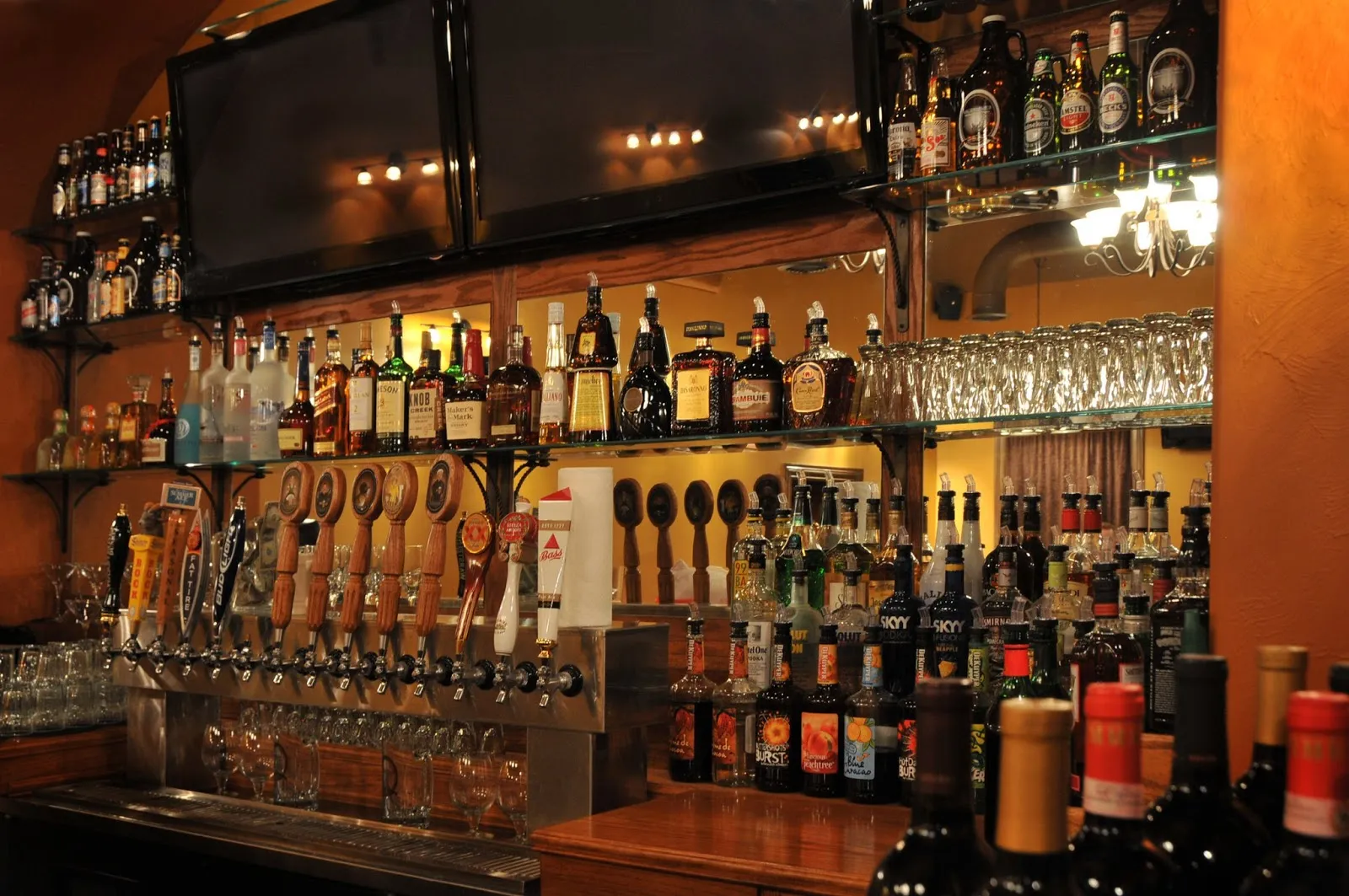 Lil' Charlie's Restaurant & Brewery - Image 3