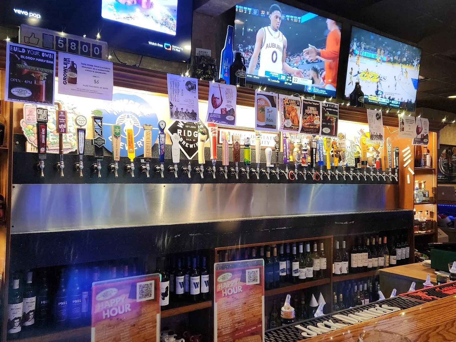 Lucky's Grille & Sports Pub - Image 3