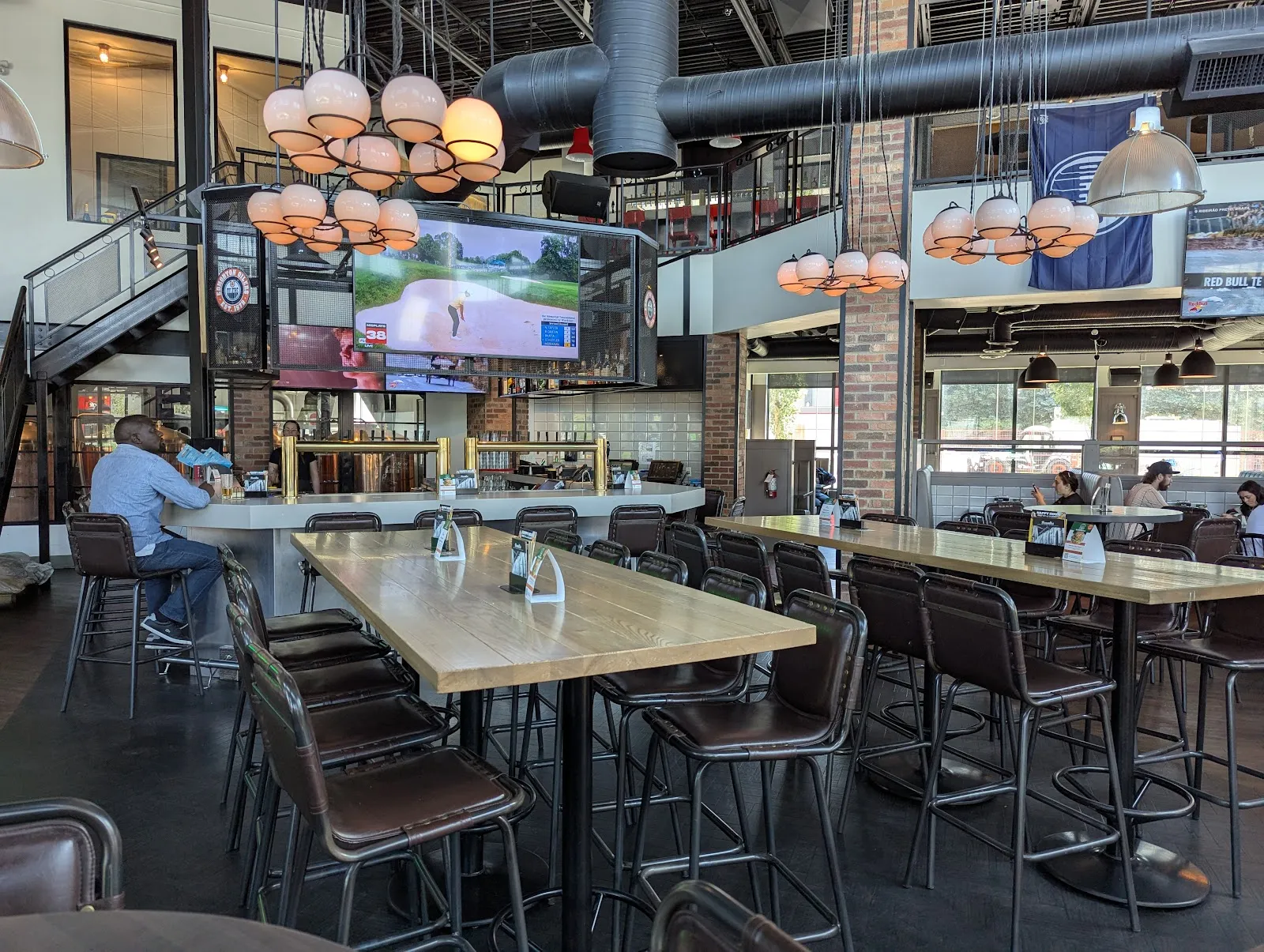 Brewsters Brewing Company and Restaurant - Unity Square