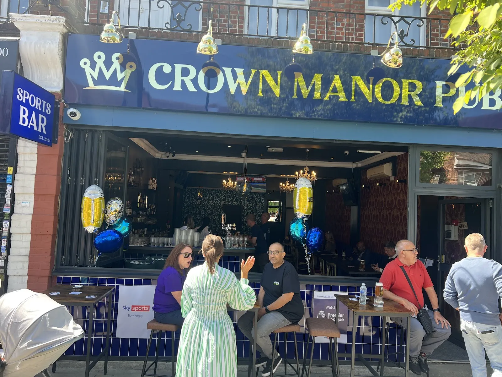 Manor Bar, Ruislip Manor - Image 3