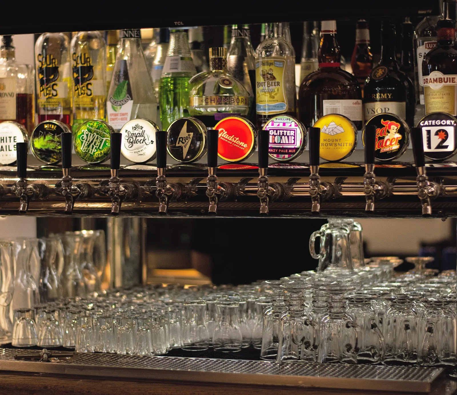 The Oak Taphouse logo
