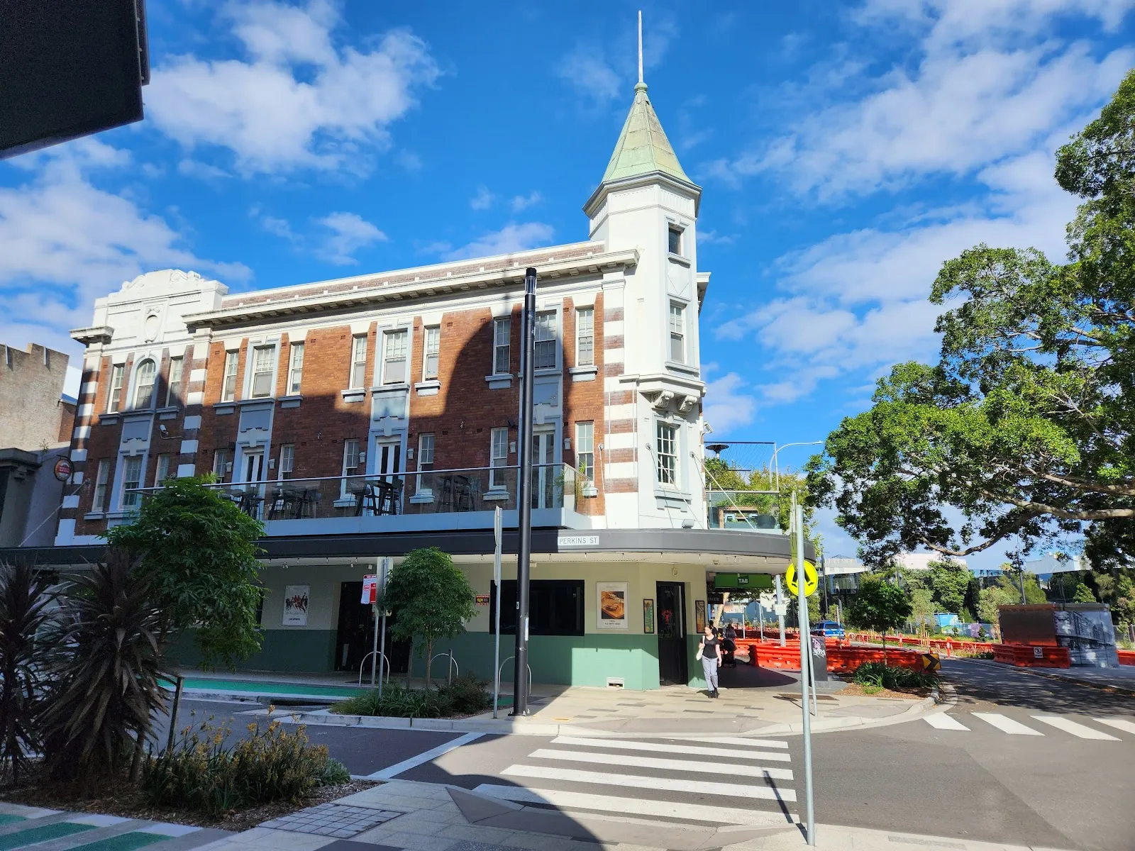 Crown & Anchor Hotel - Image 3