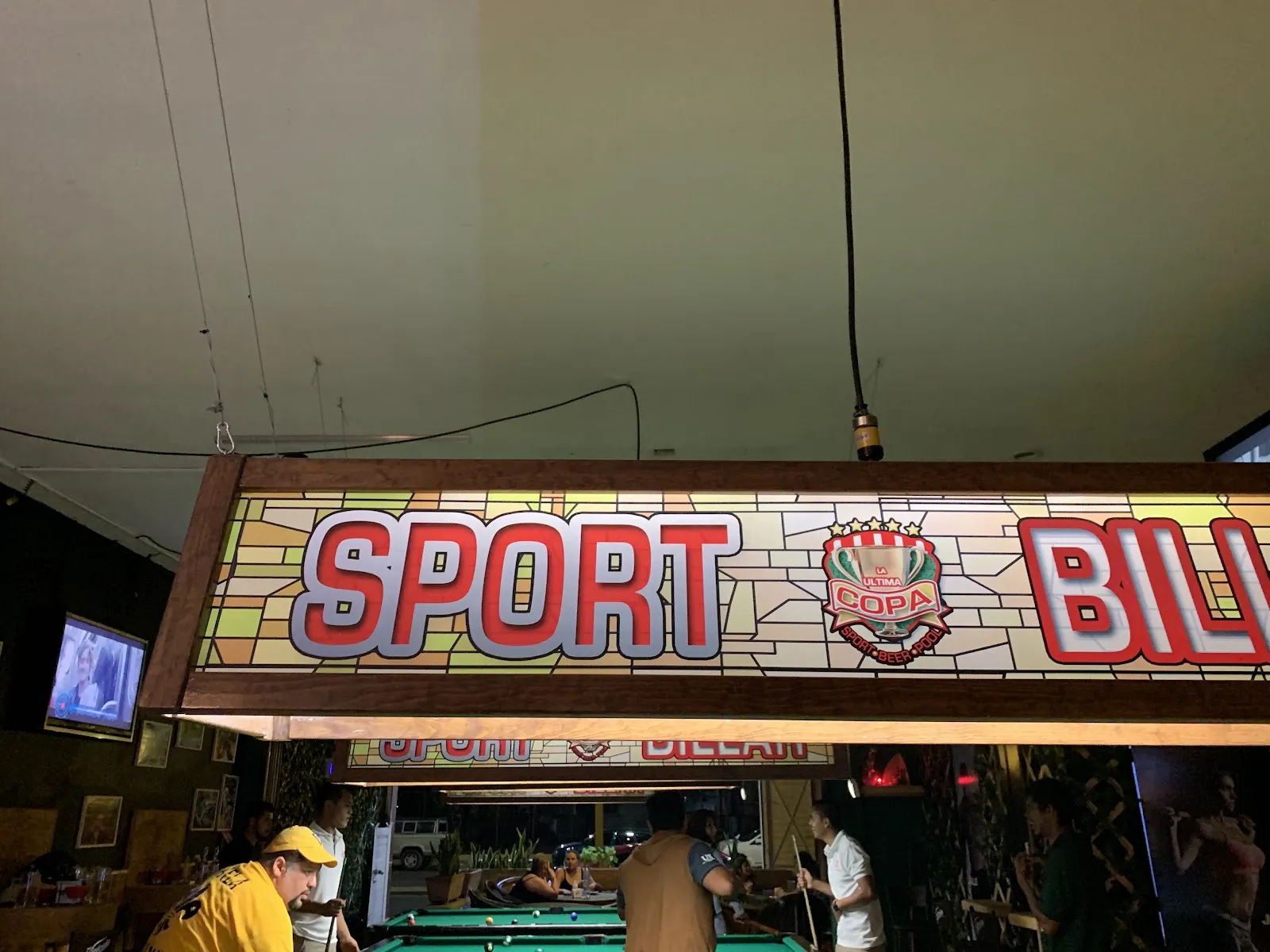 La Última Copa - Sport Bar - Image 2