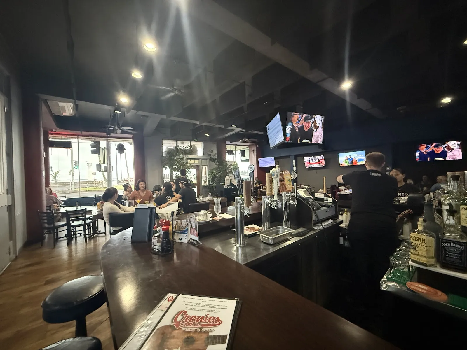 Cronies Bar & Grill - Image 2