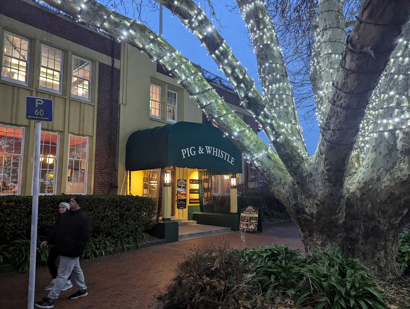 Pig & Whistle, Historic Pub - Image 3