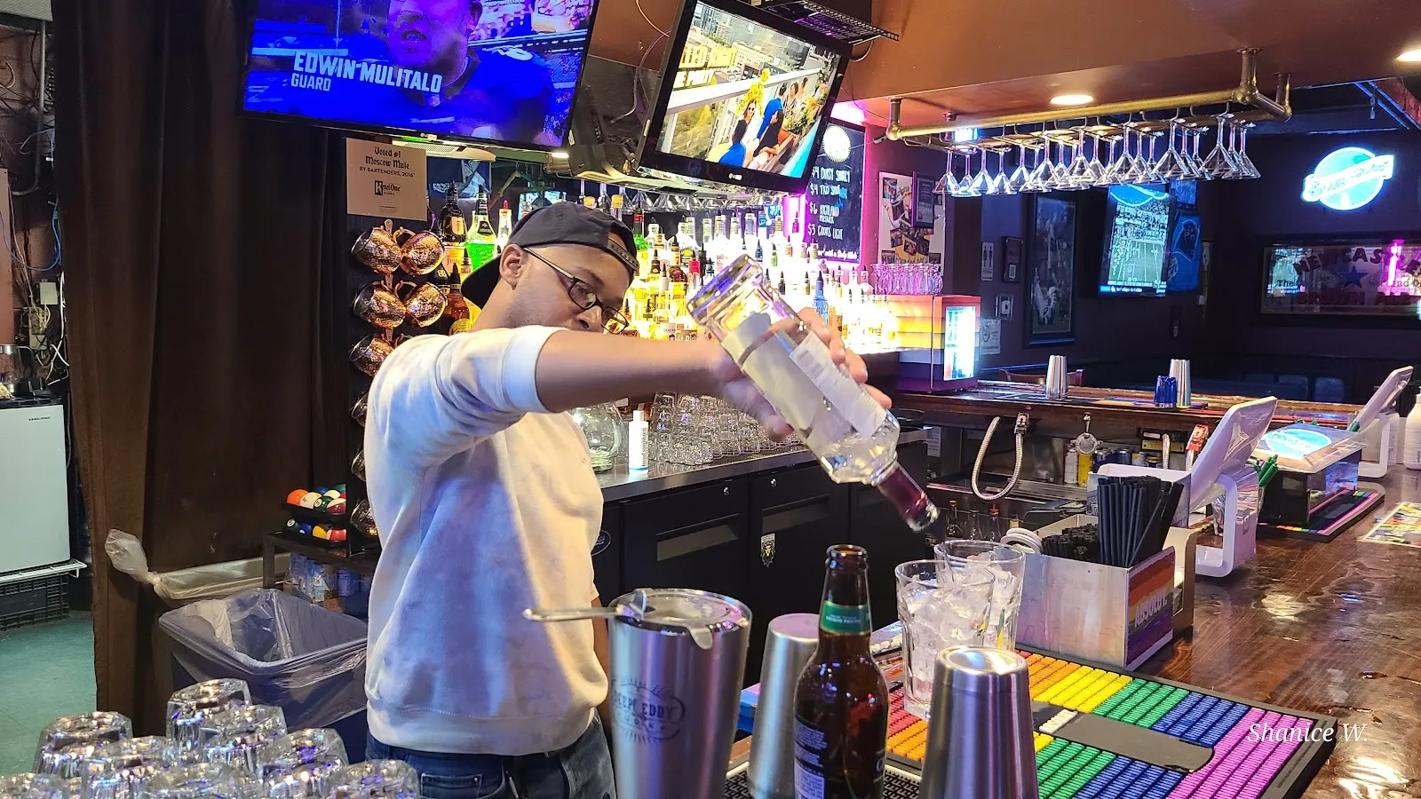 Sidelines Sports Bar and Billiards - Image 3