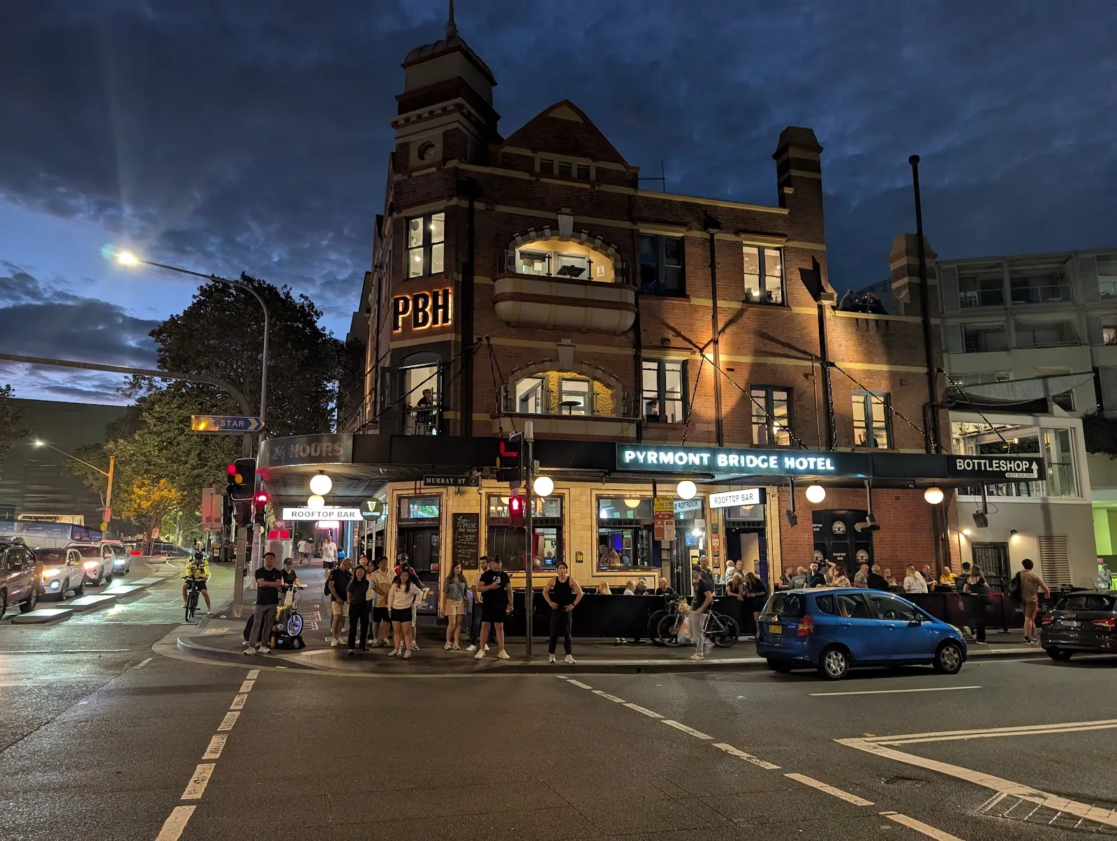 Pyrmont Bridge Hotel - Image 2