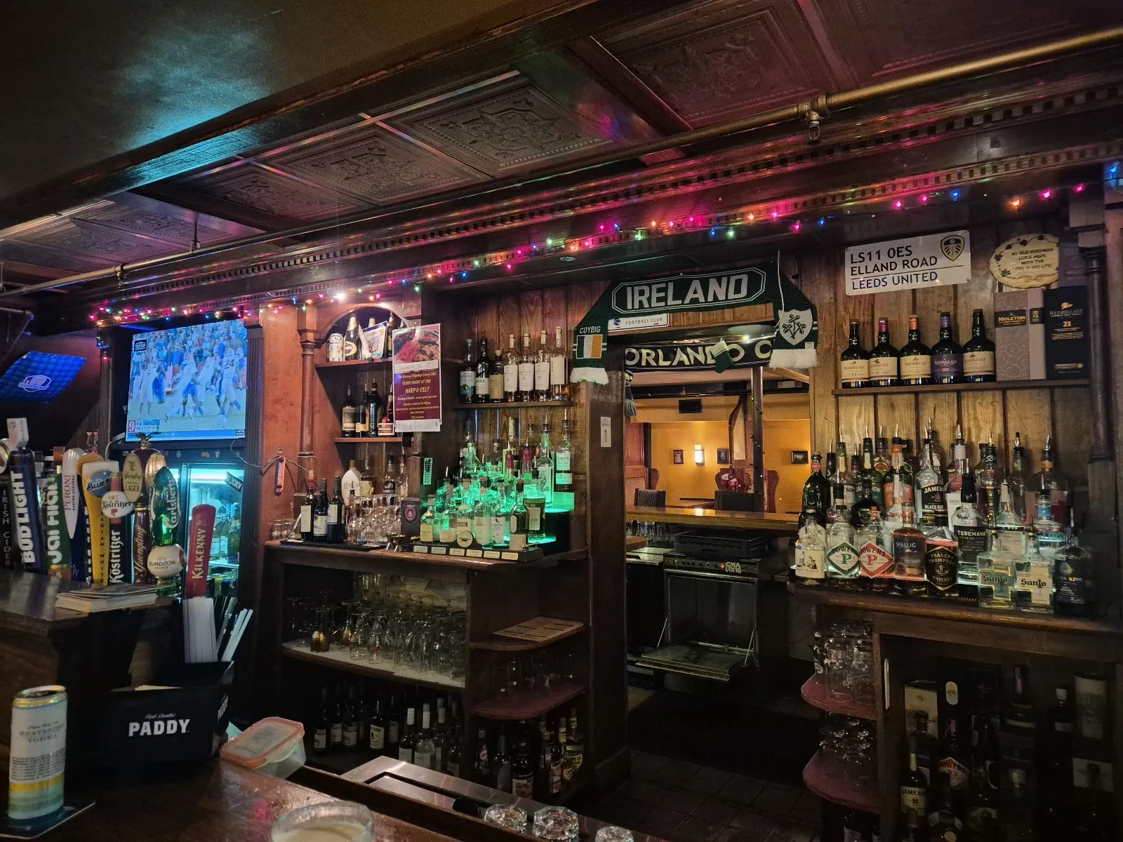 Harp & Celt Irish Pub & Restaurant - Image 3